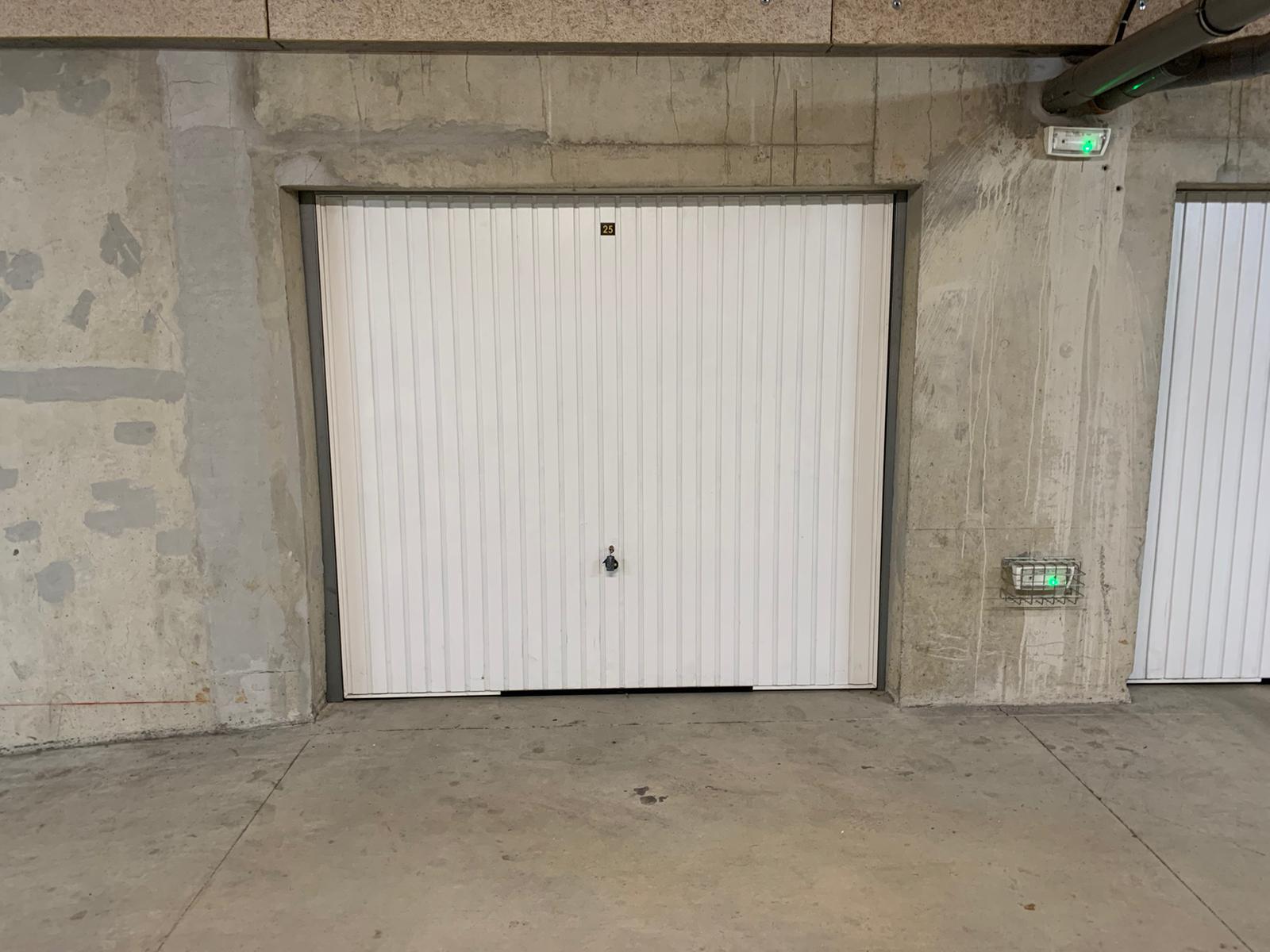 Garage fermé à louer / St Jean d'Arvey