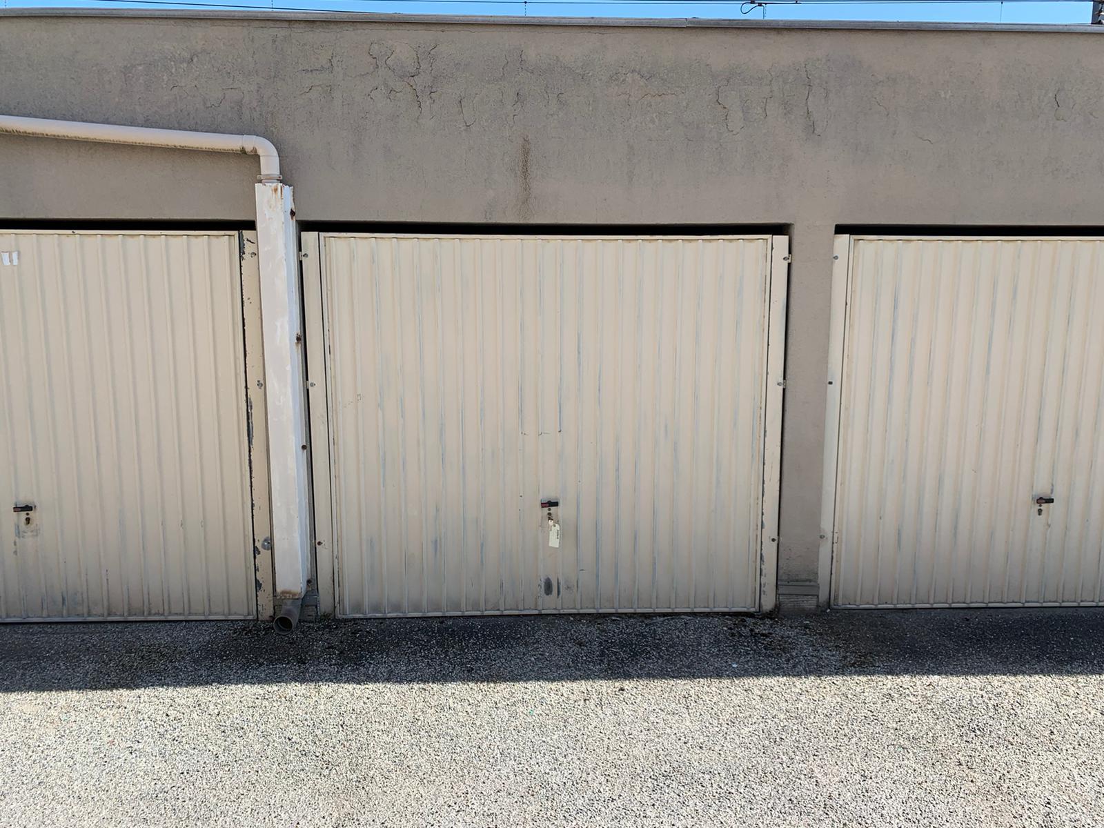 Garage de plain pied pour déménagement ou parking