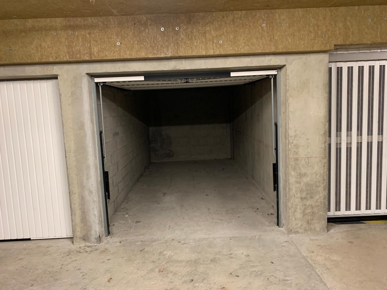 Location garage fermé sécurisé de 14m²