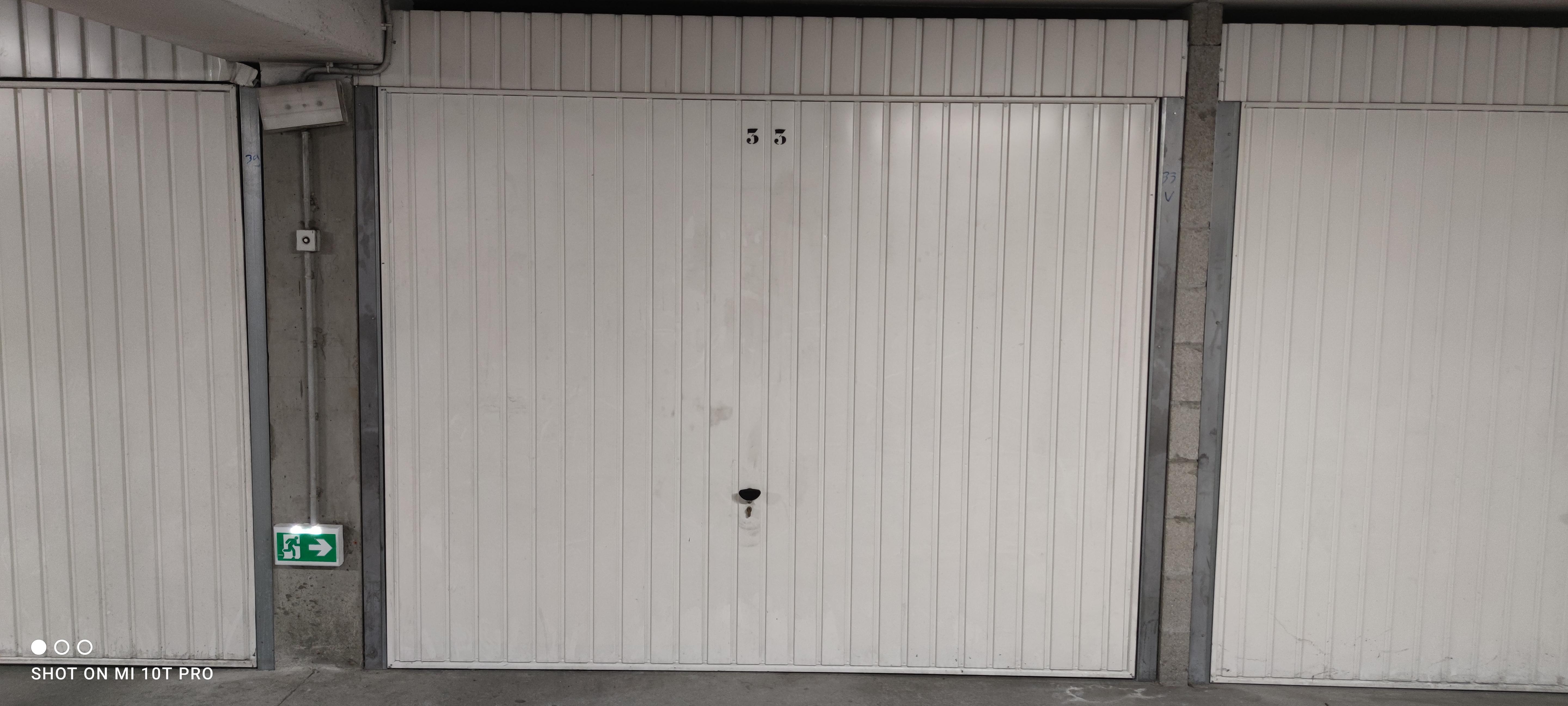 Location grand garage / Stationnement
