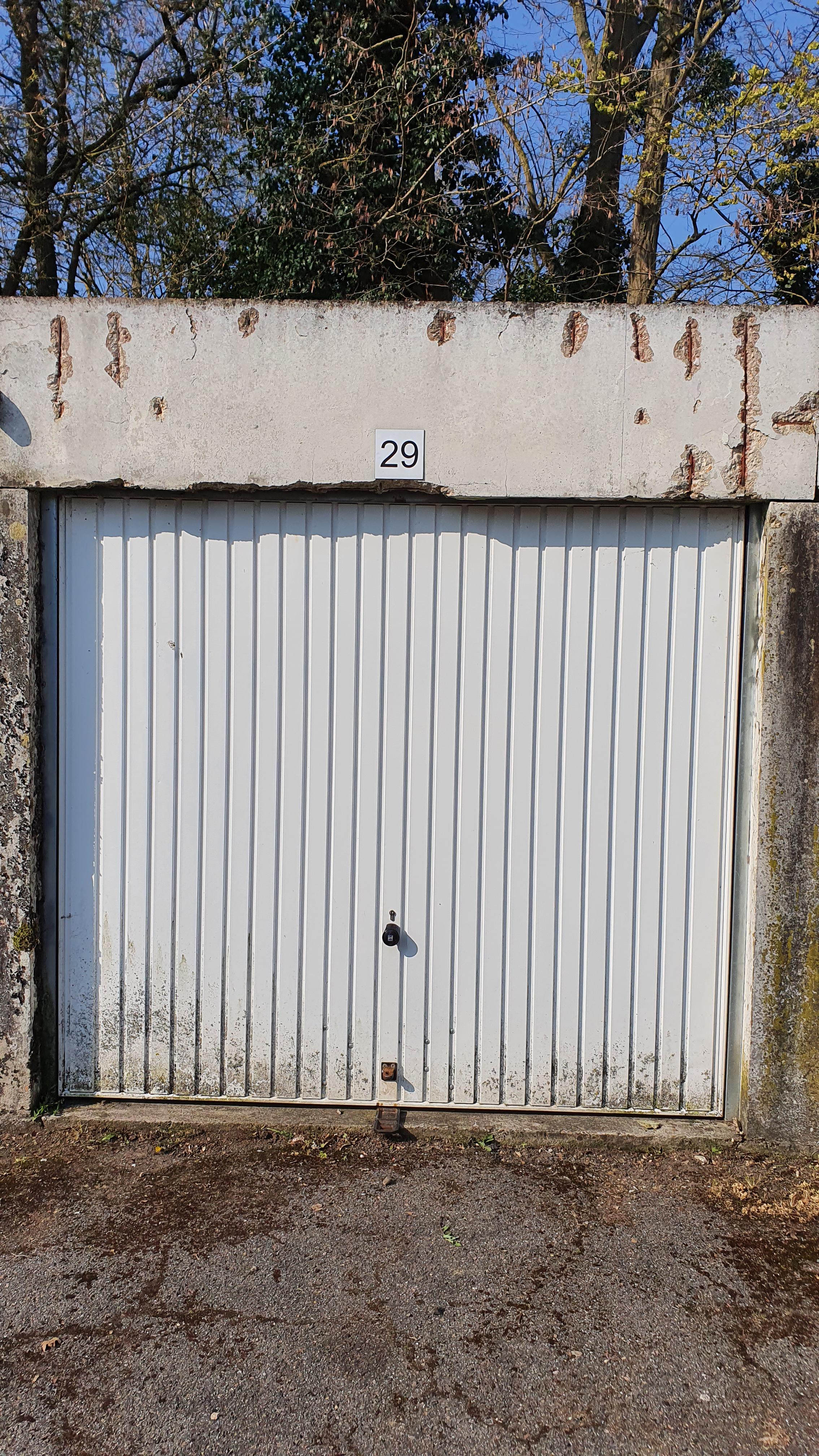 Garage à la location Pomponne