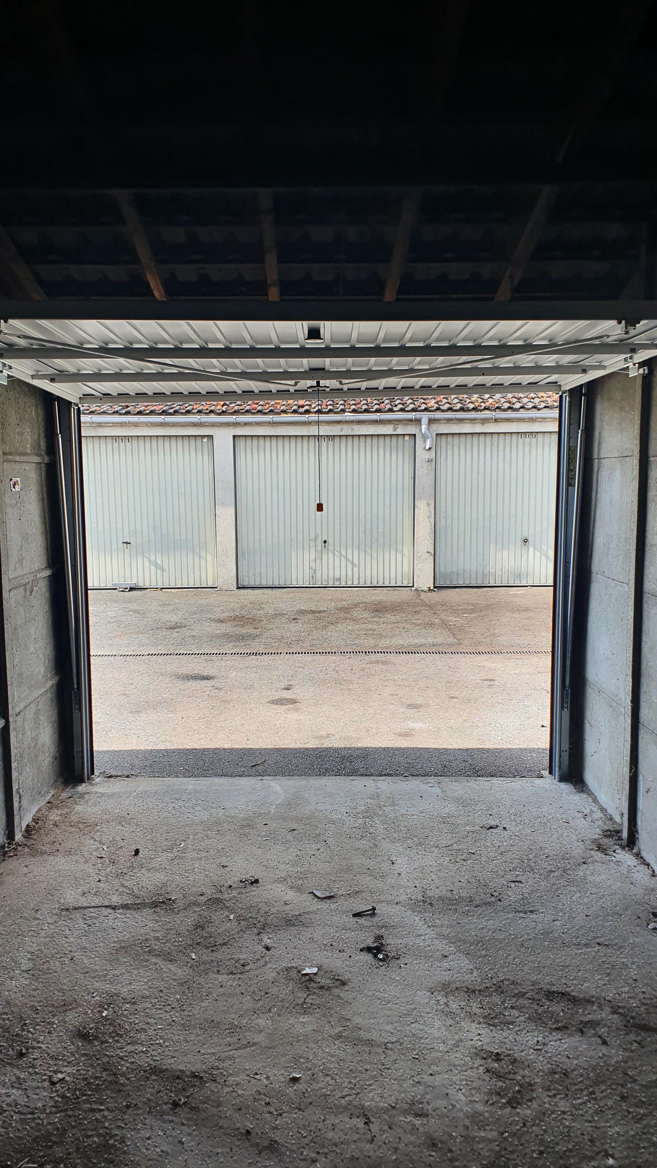 Location box Neuilly : stockage ou parking