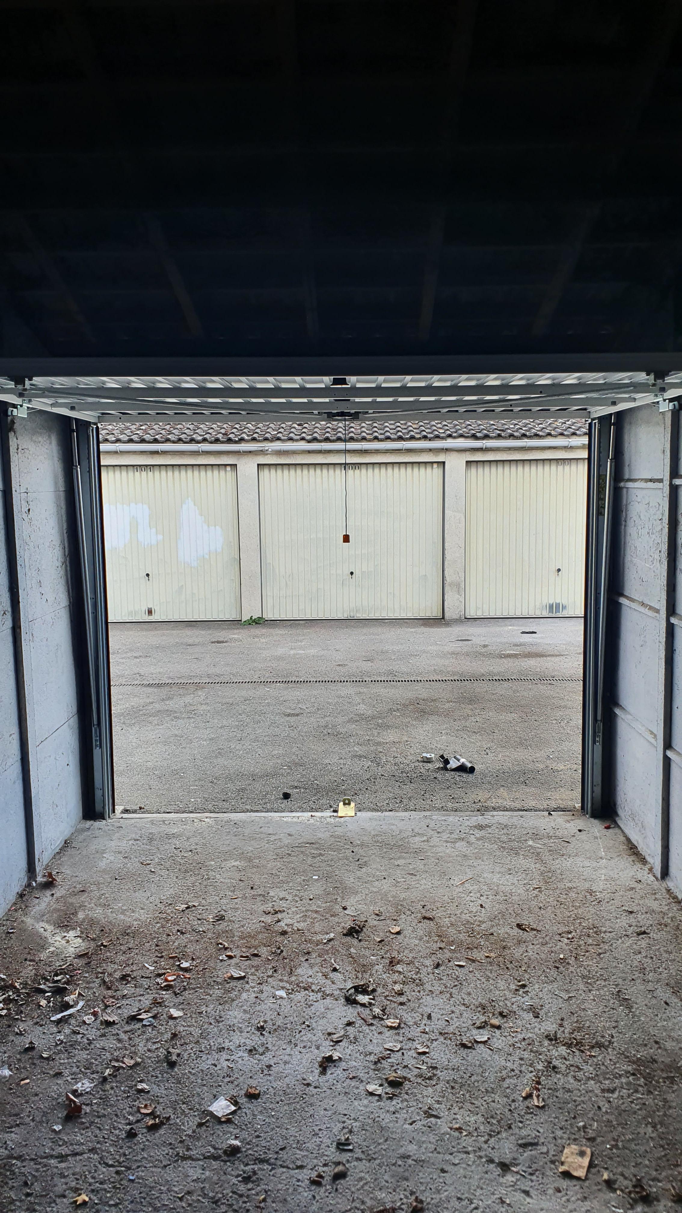 Garage / Box à louer RDC Neuilly 13m²
