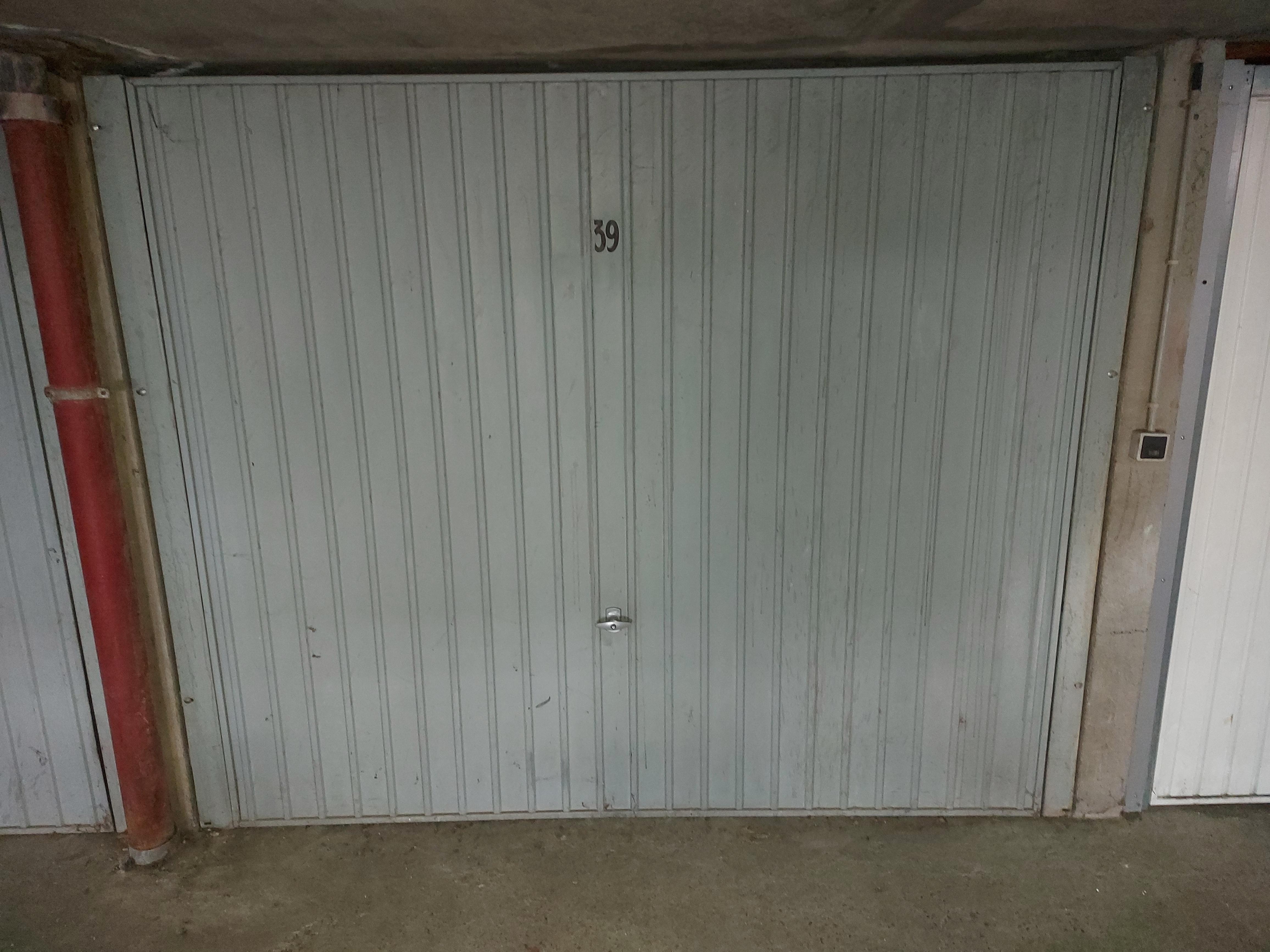A louer box - Garage fermé