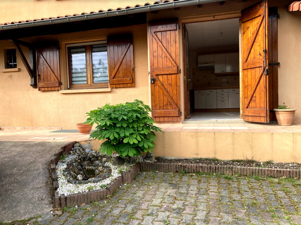 Pièce de stockage 10.5m² - attenante résidence principale