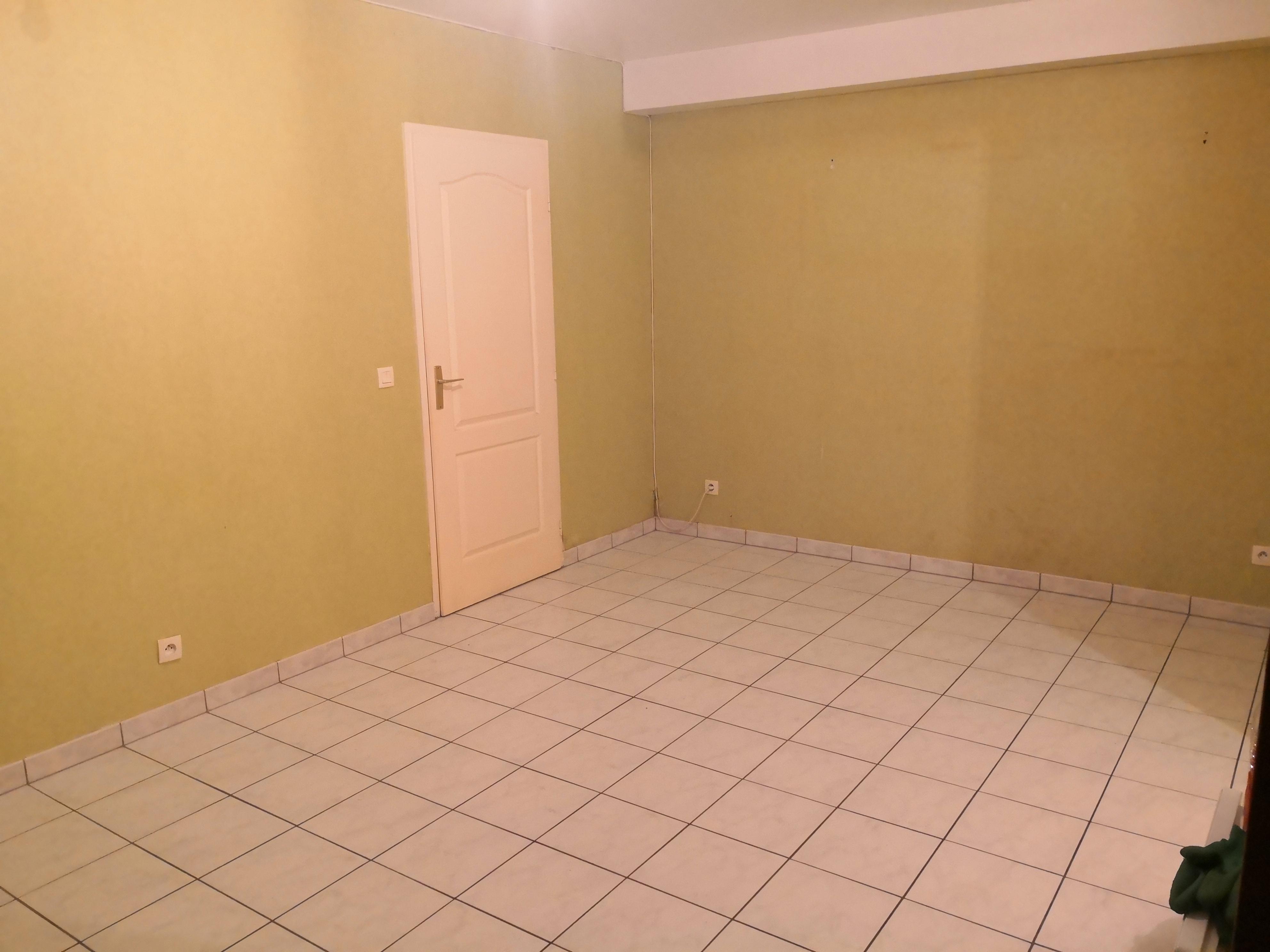 Piece de 10m2 proche Combs la Ville gare