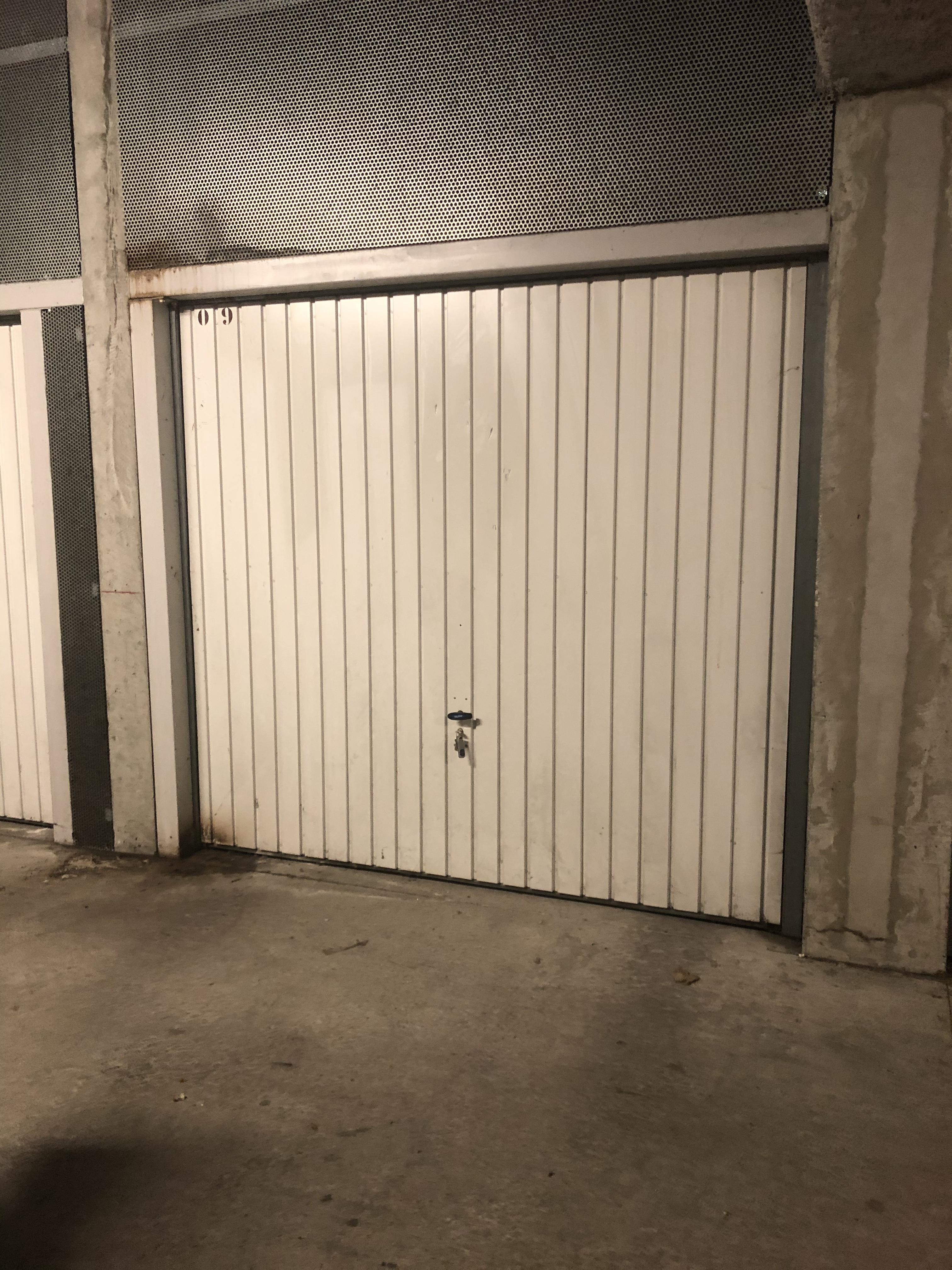 A louer / Garage stationnement / Echirolles