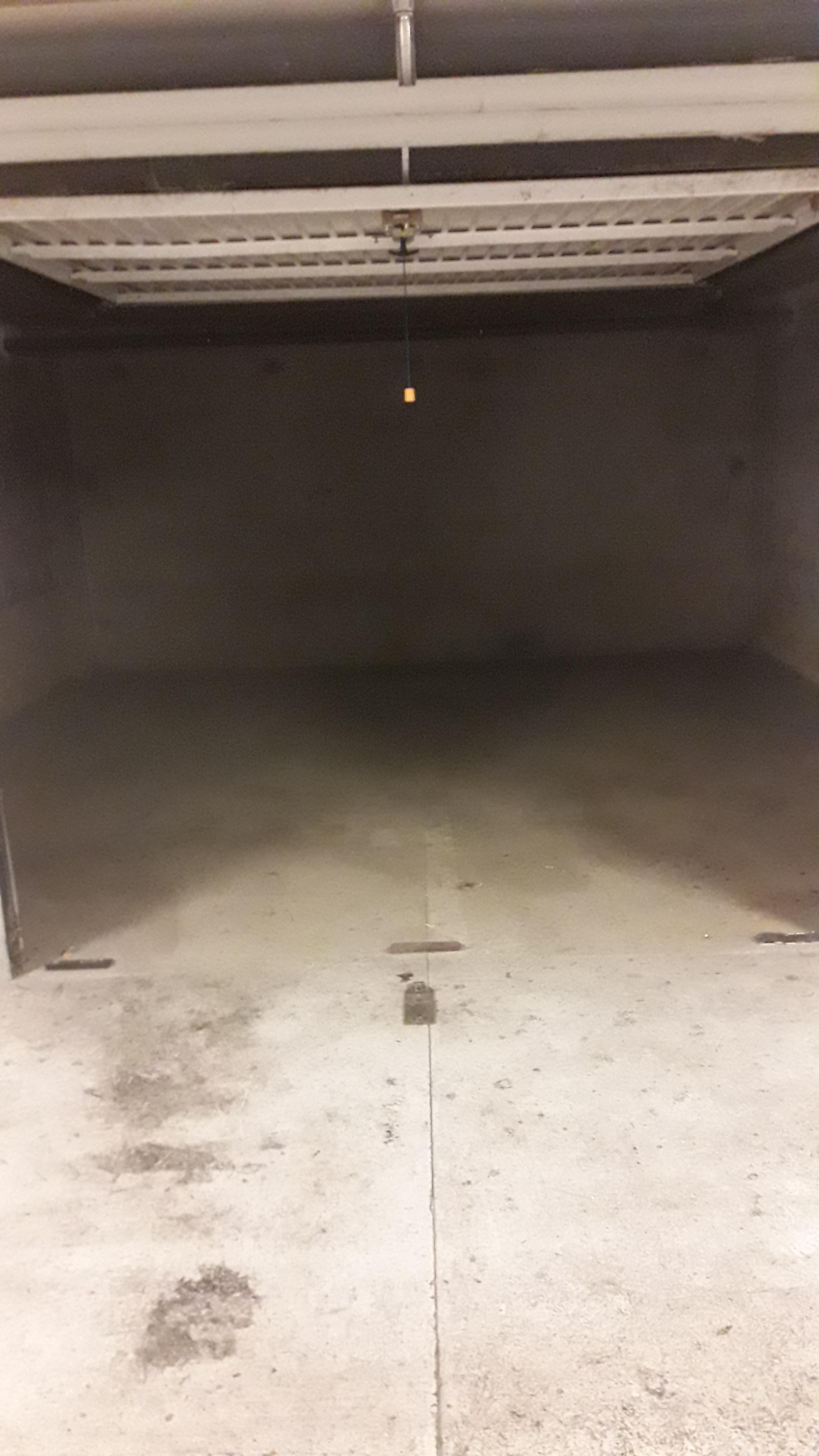 A louer / Grand Garage / Givors centre