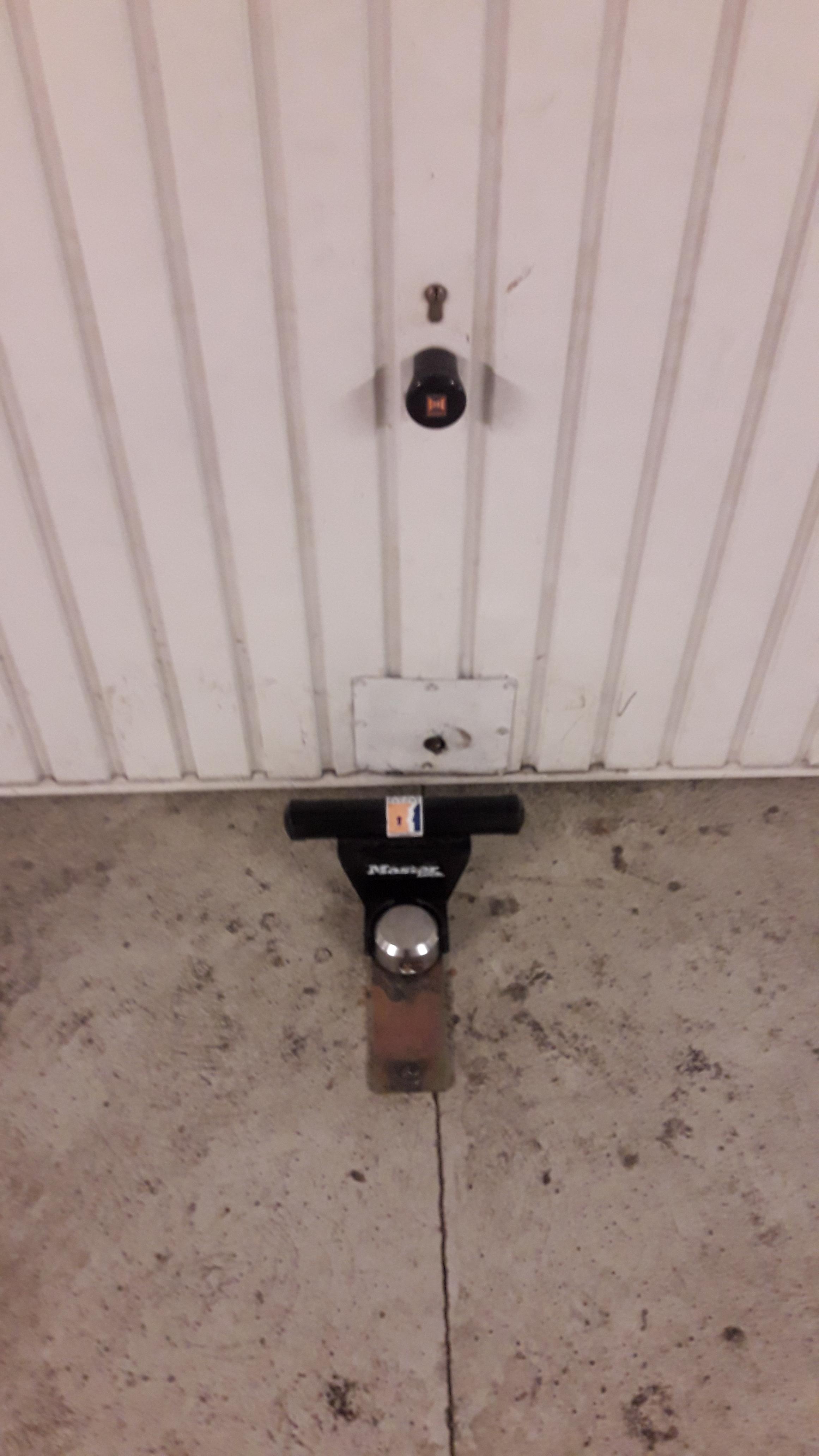 A louer / Grand Garage / Givors centre