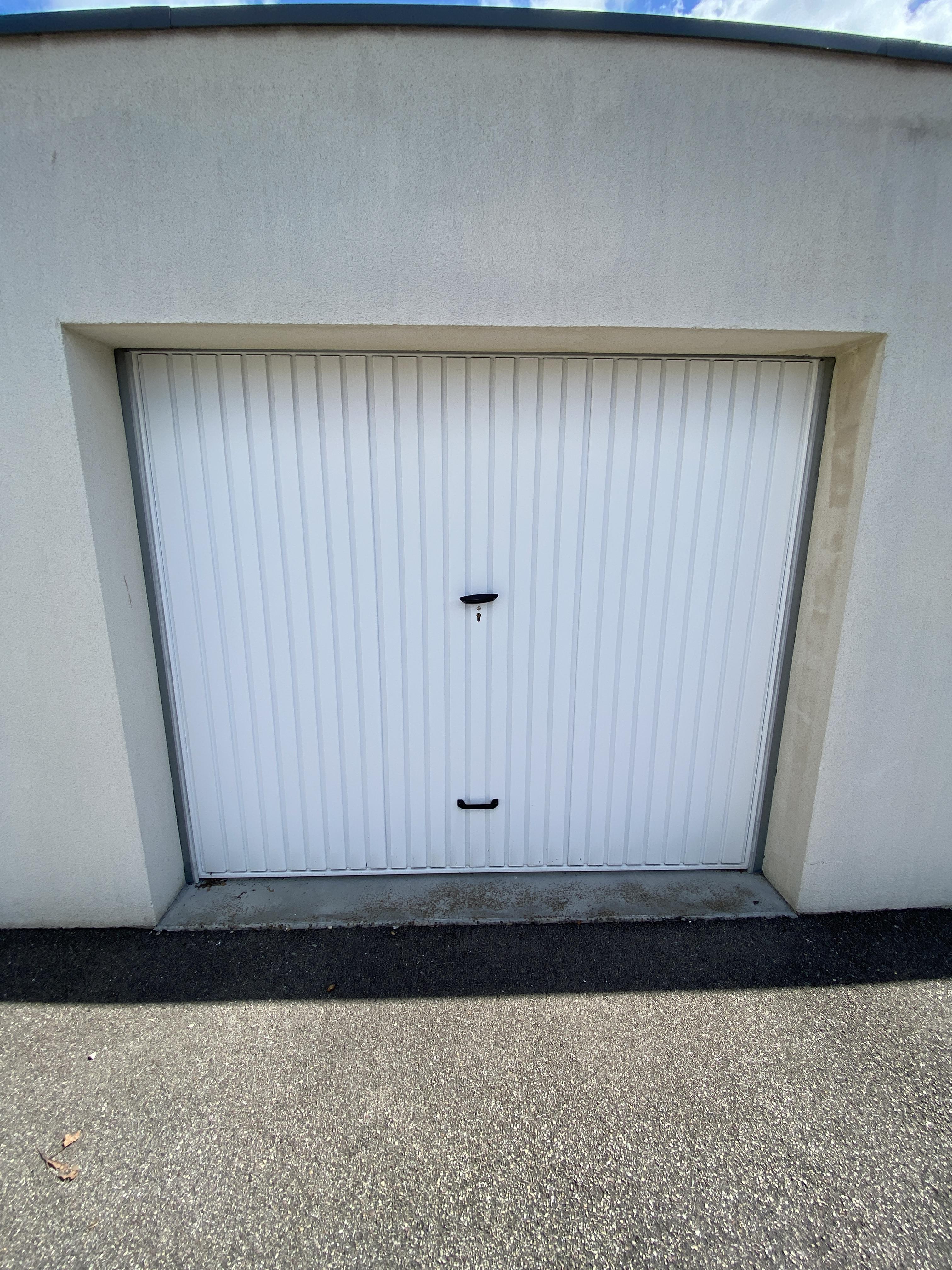 Box stockage ou parking : 14m2 Rouen