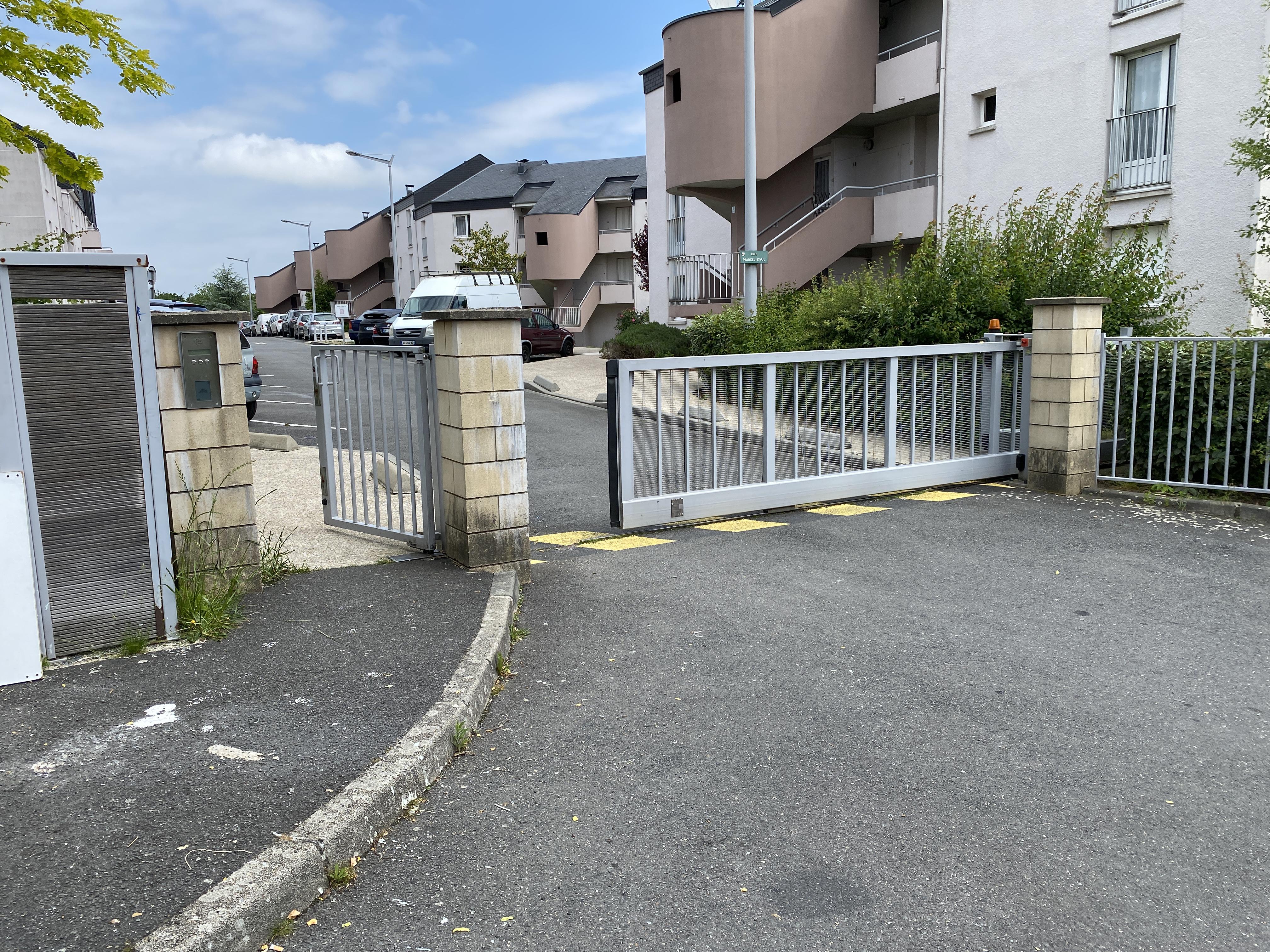 Garage pour stationnement / Canteleu