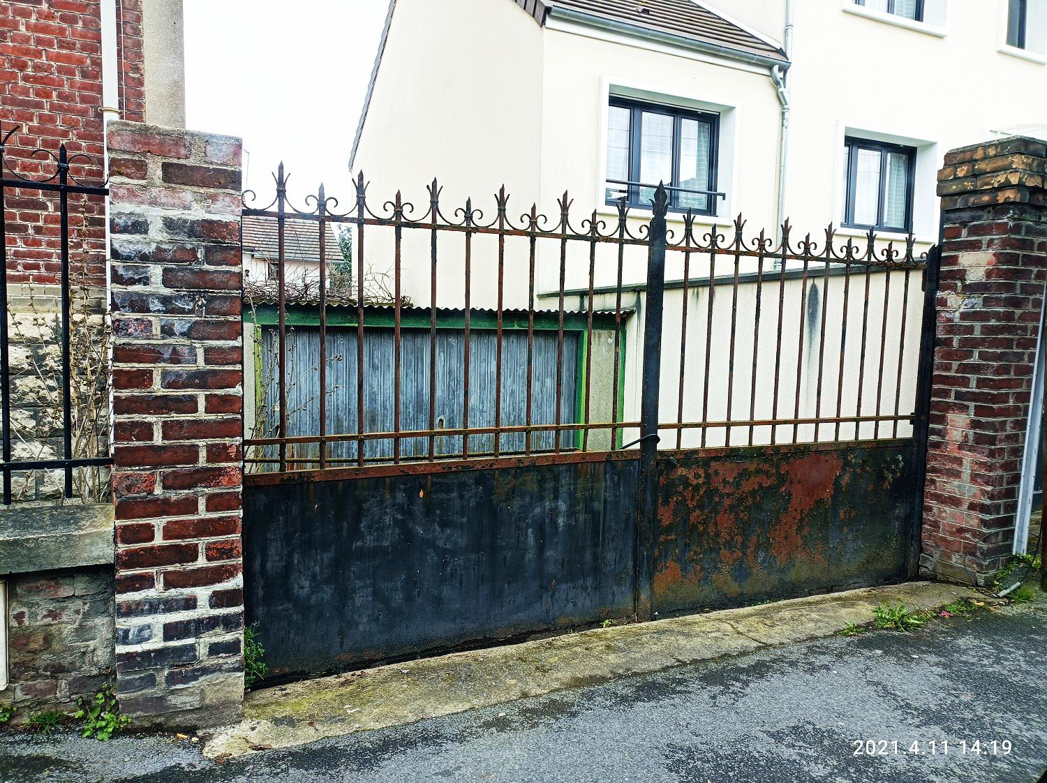 Debarras a louer au 2eme étage d'une maison
