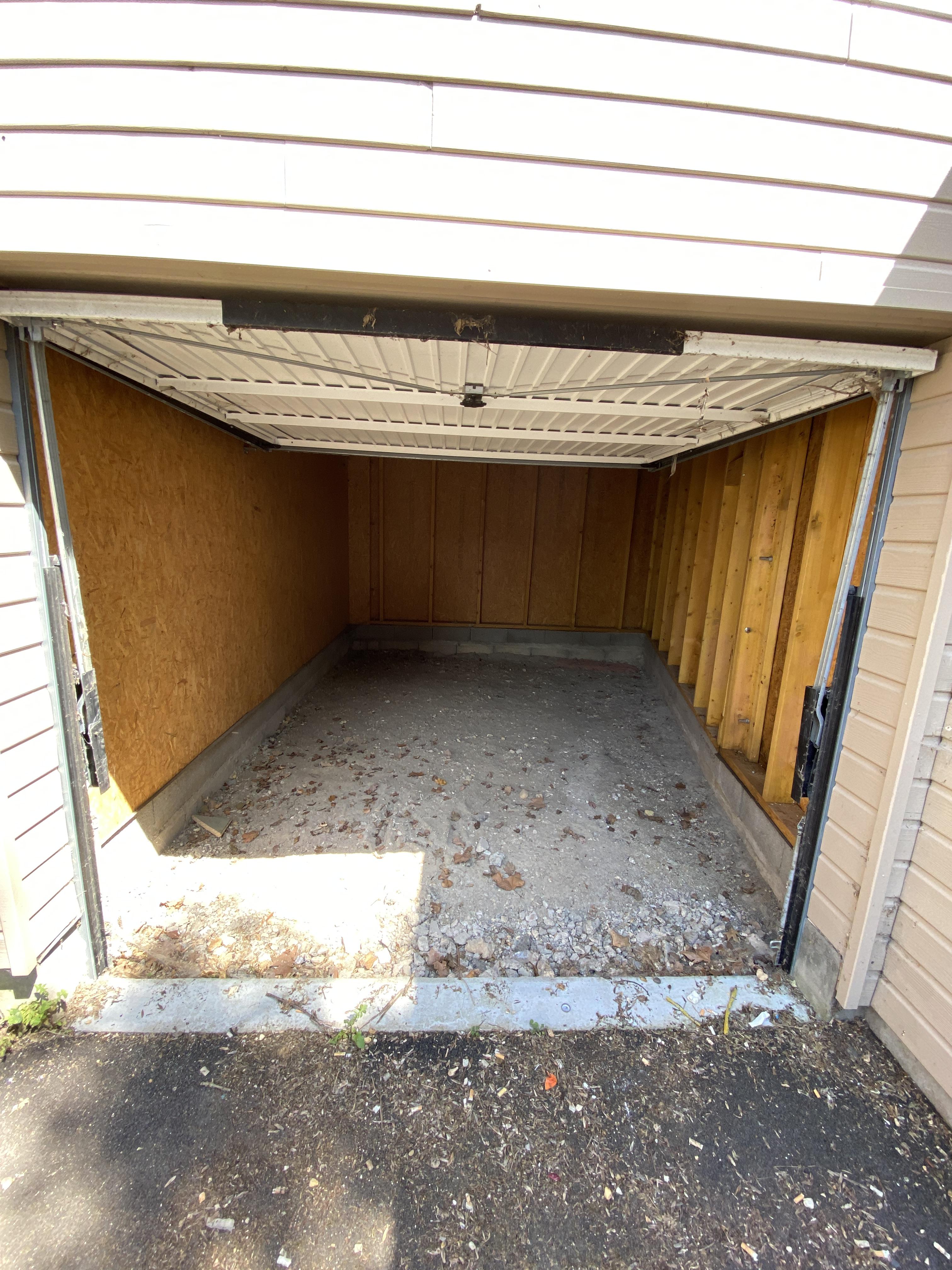 Garage fermé / Saint-Aubin-lès-Elbeuf