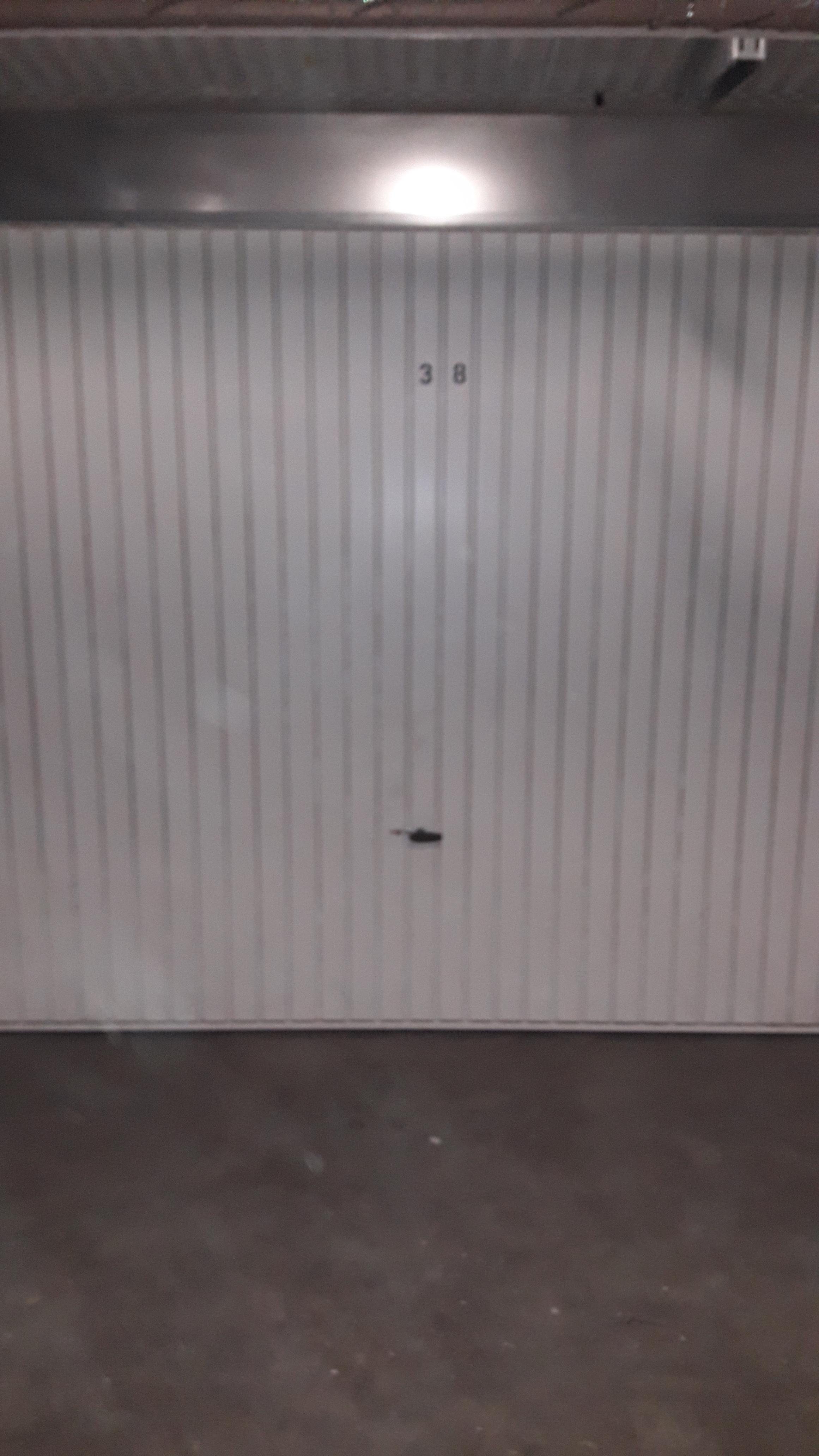 Location garage à Vénissieux Vénissieux 69200 13 m²