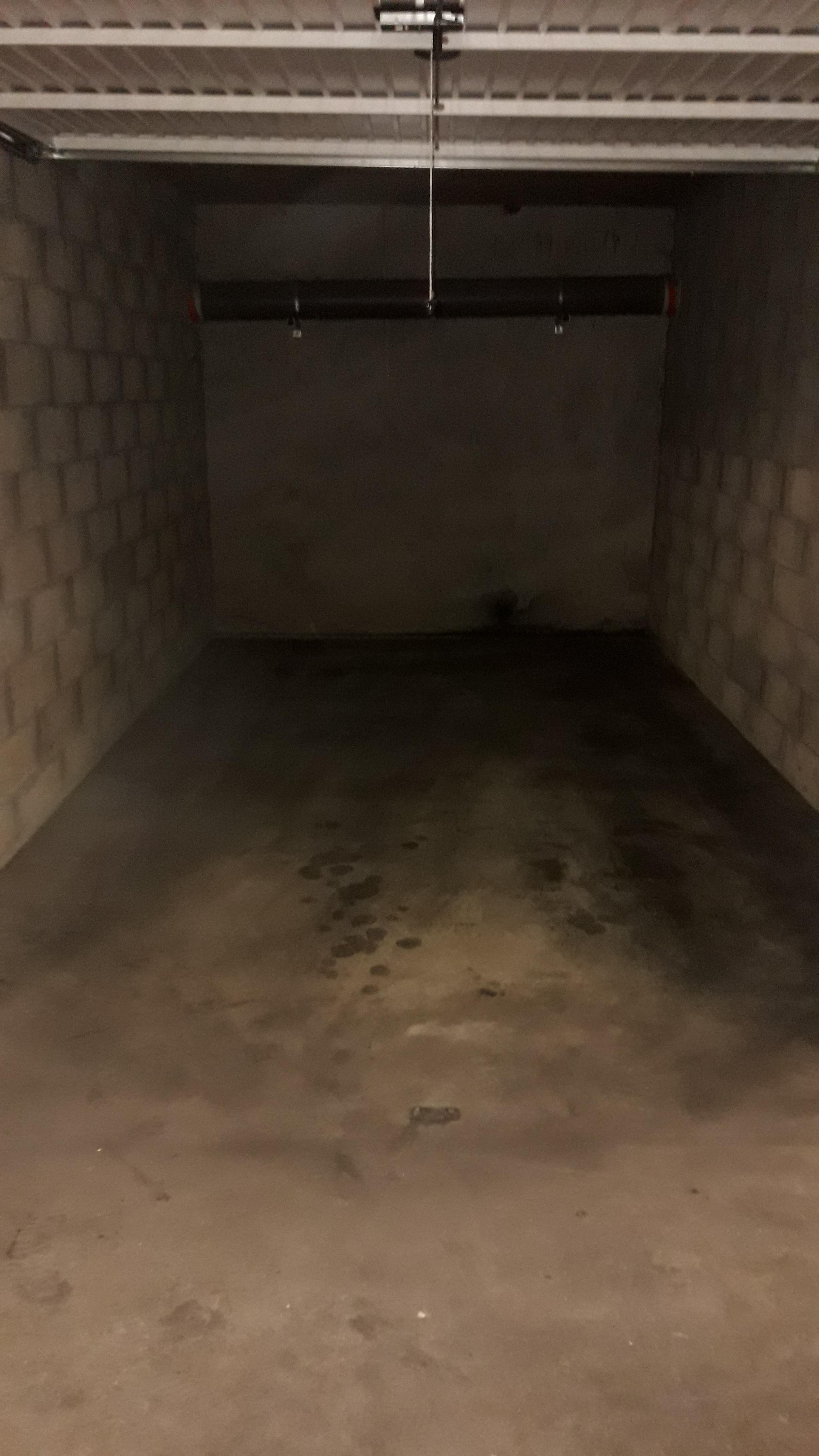 Garage fermé sous-sol Vénissieux 13m2