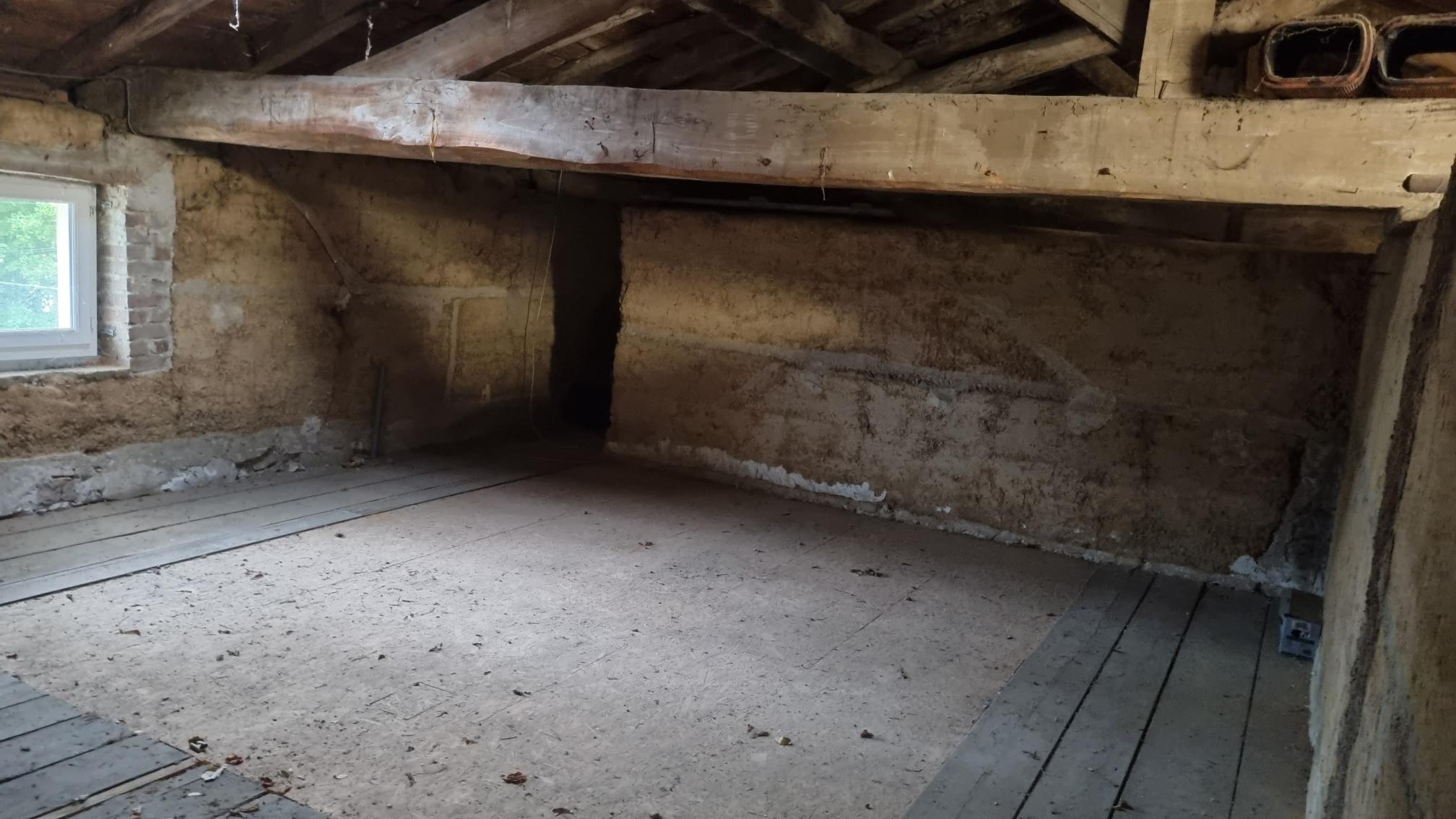 Garde meuble 10 m² éclairé et sécurisé