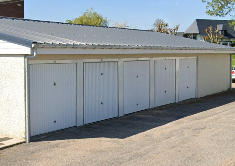 Box rez de chaussée à louer : parking ou stockage