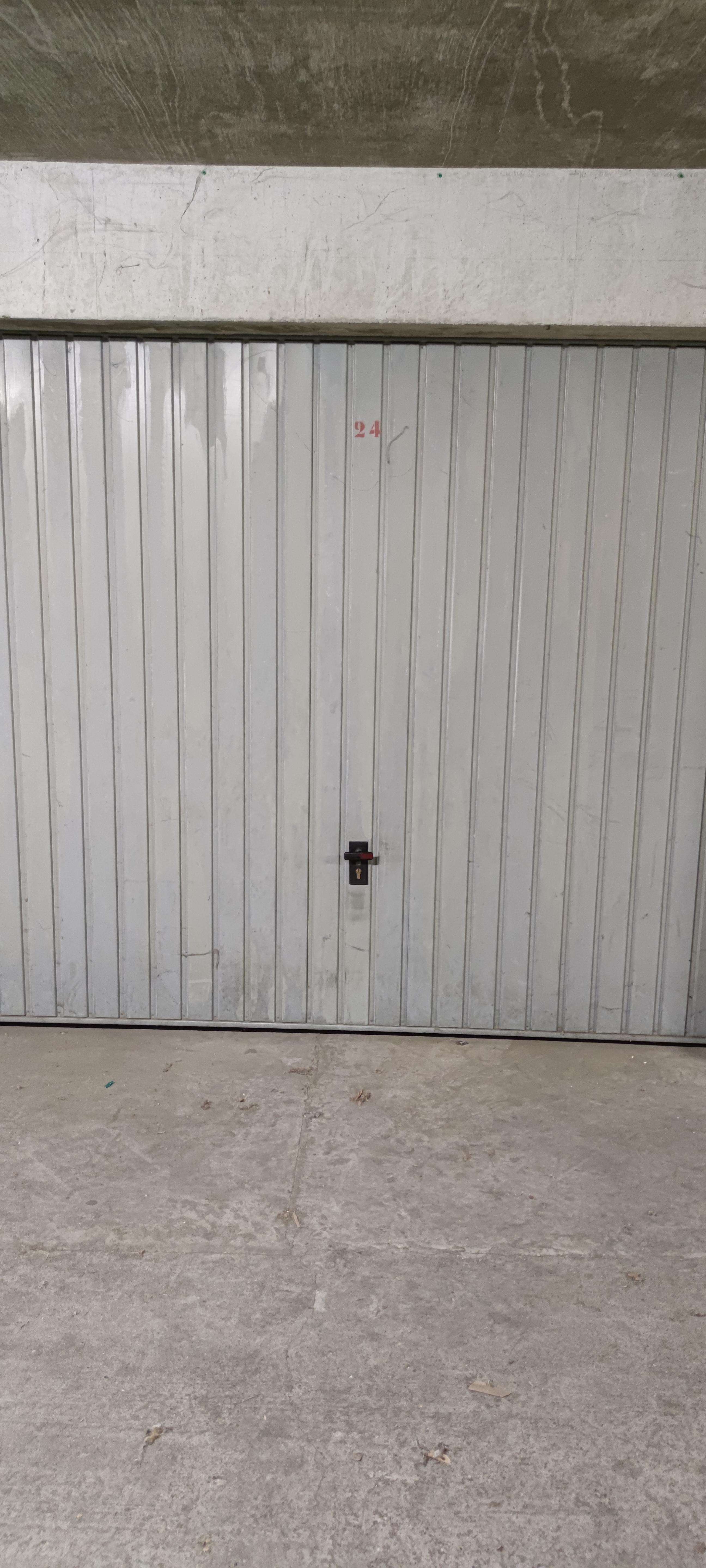 Garage en sous-sol sécurisé à Valence