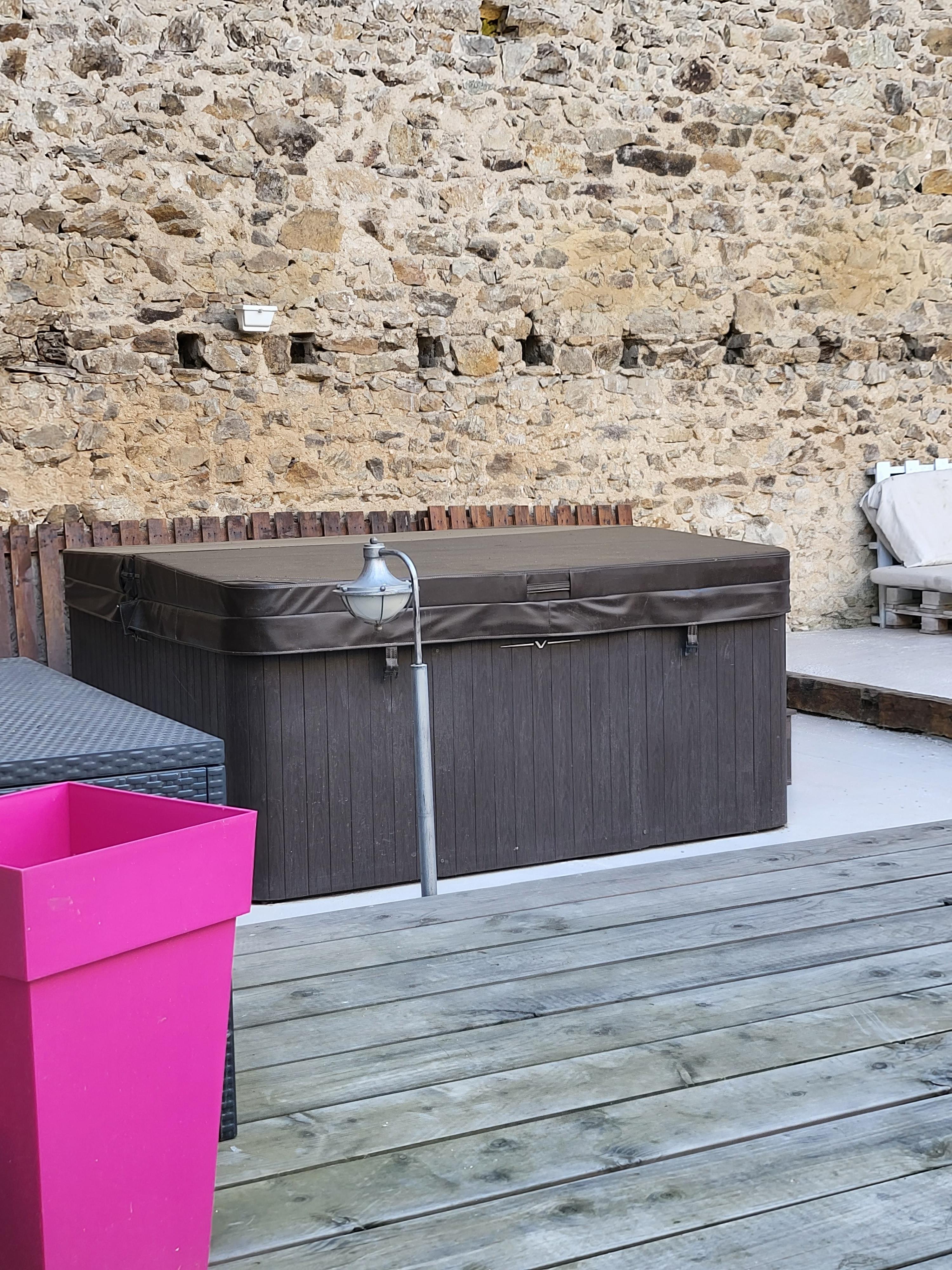 Stockage Jusqu'à 100 m2 dans grange saine restaurée à neuf