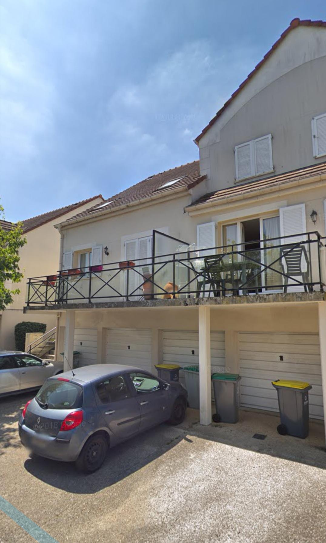 Pièce de 20m2 proche gare de Combs-la-ville