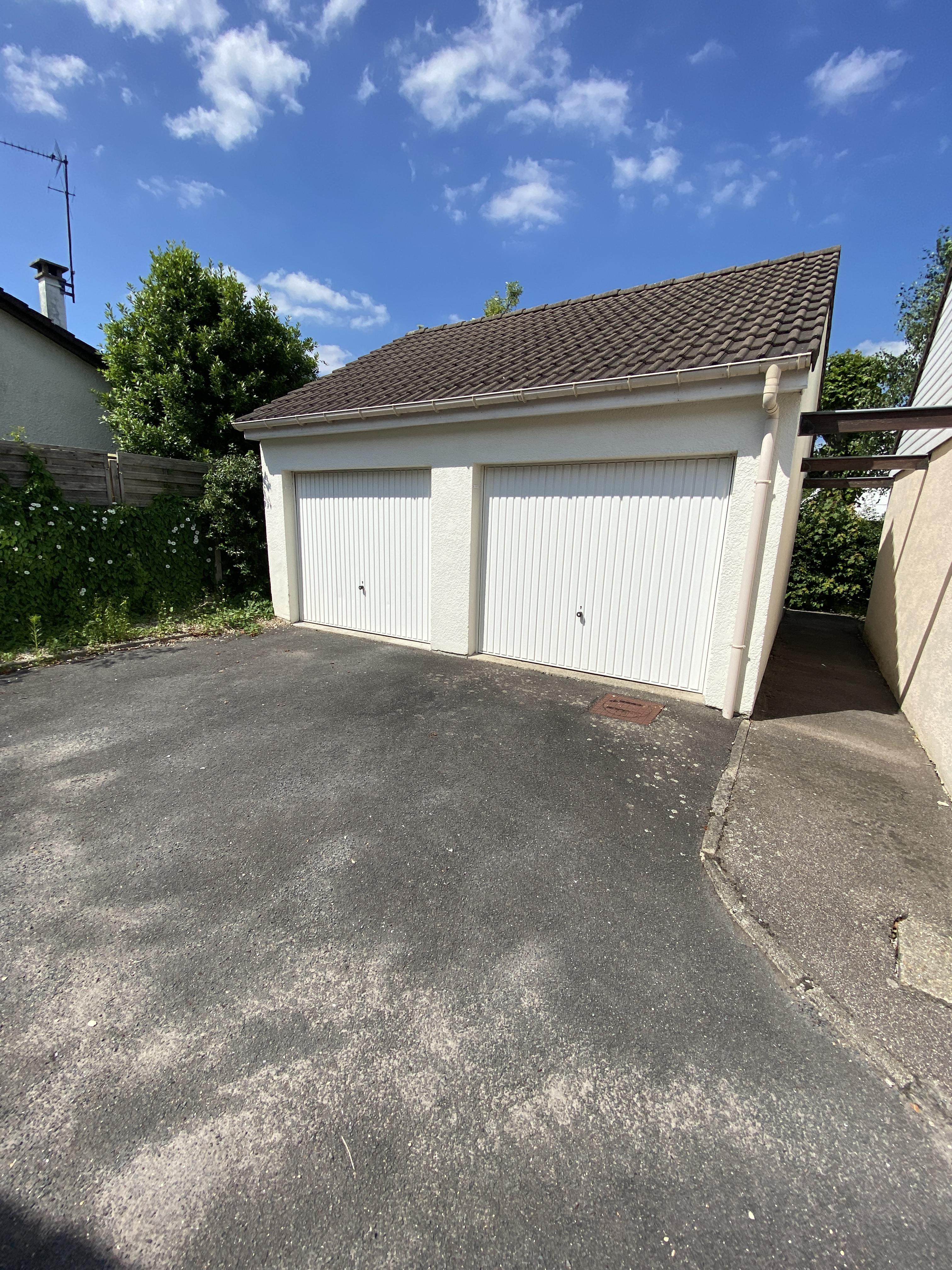 Location grand box : 16m2 stockage / parking