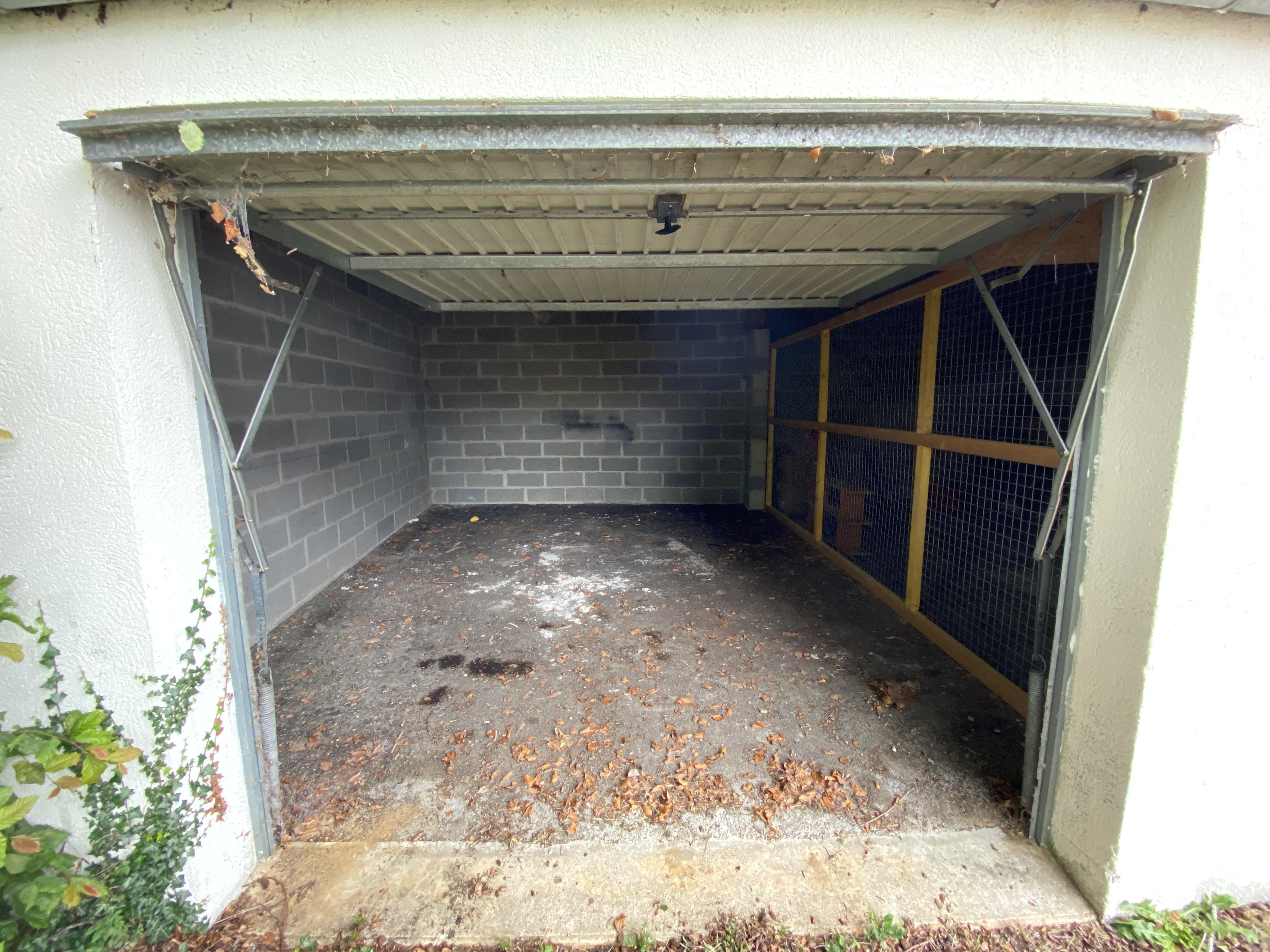 Grand box RDC La Londe : 18m2