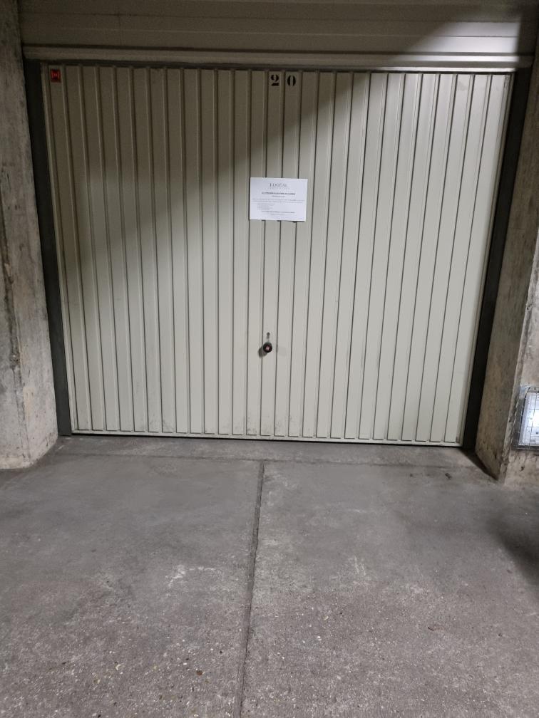 Location garage pour stationnement 14m2
