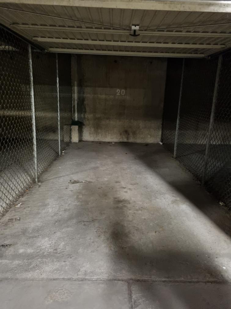 Location garage pour stationnement 14m2