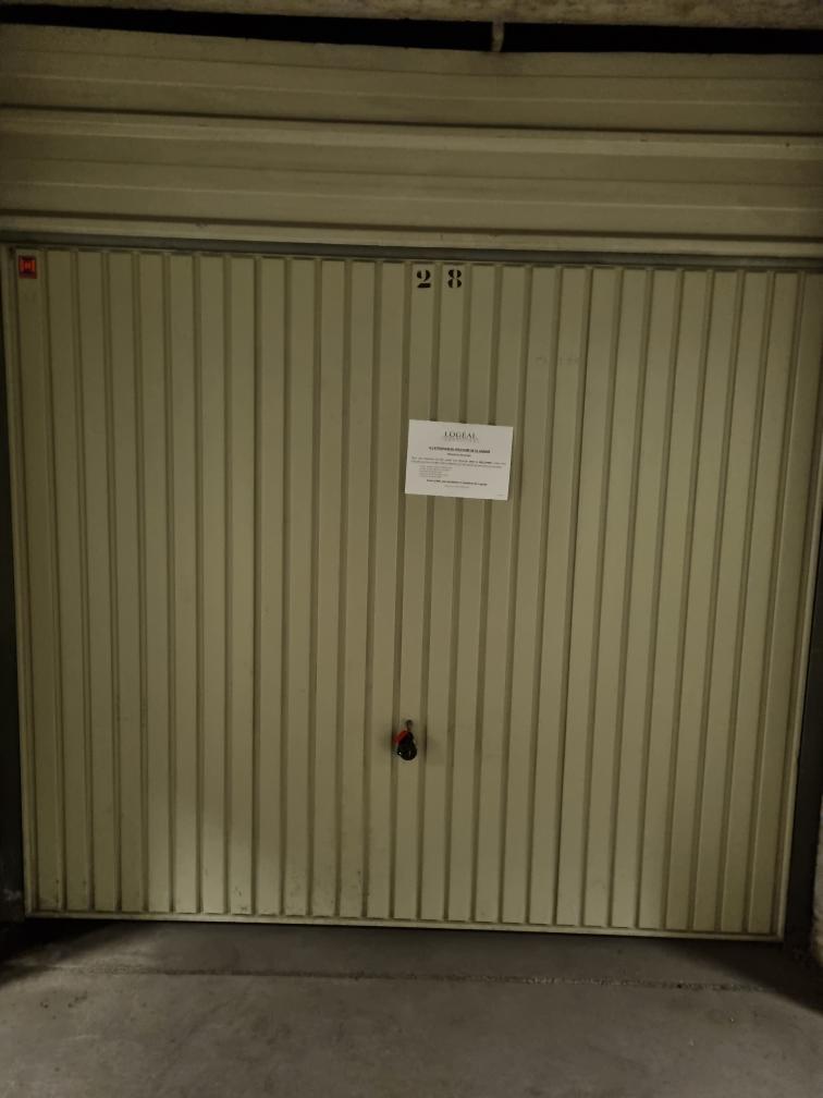 Garage fermé sous sol Lillebonne 14m2