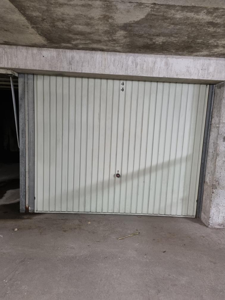 A louer Yvetot : Garage fermé et individuel