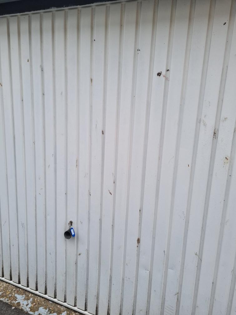 bBox fermé à louer Yvetot : parking ou