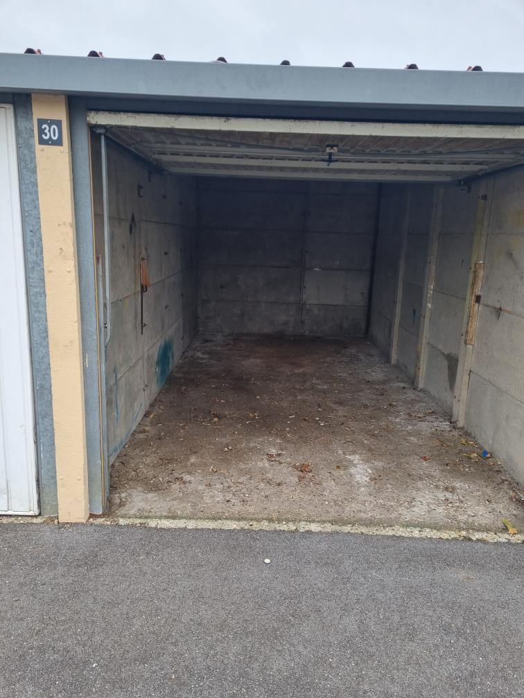 Location Yvetot 11m2 : stockage ou parking