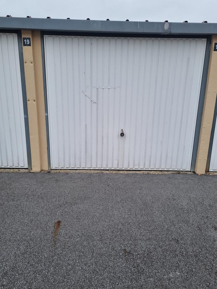 Box fermé à louer / RDC Yvetot 11m2
