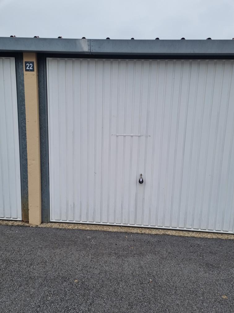 Location petit garage pour stockage ou parking