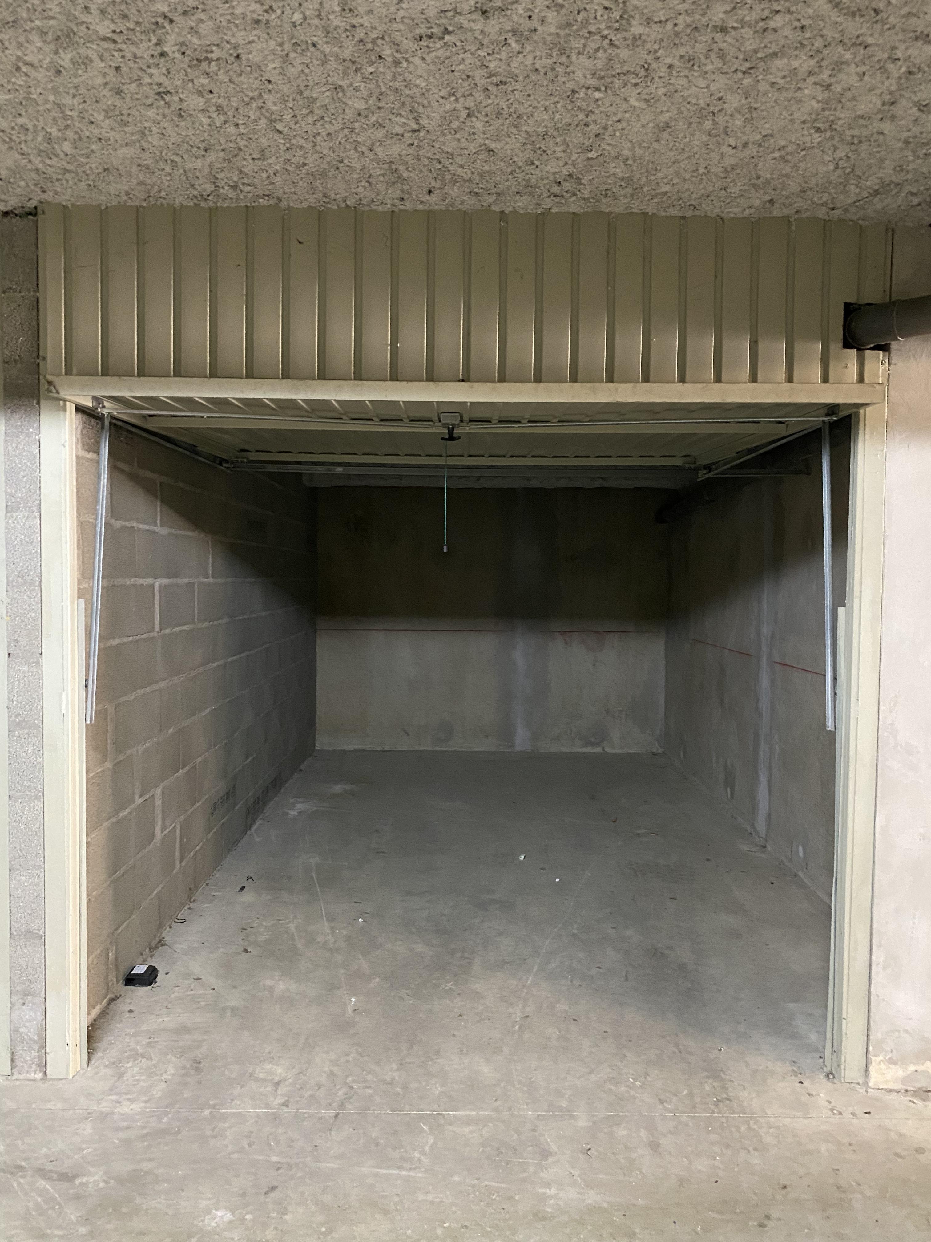 Intra - Garage à louer - Toulouse 31500