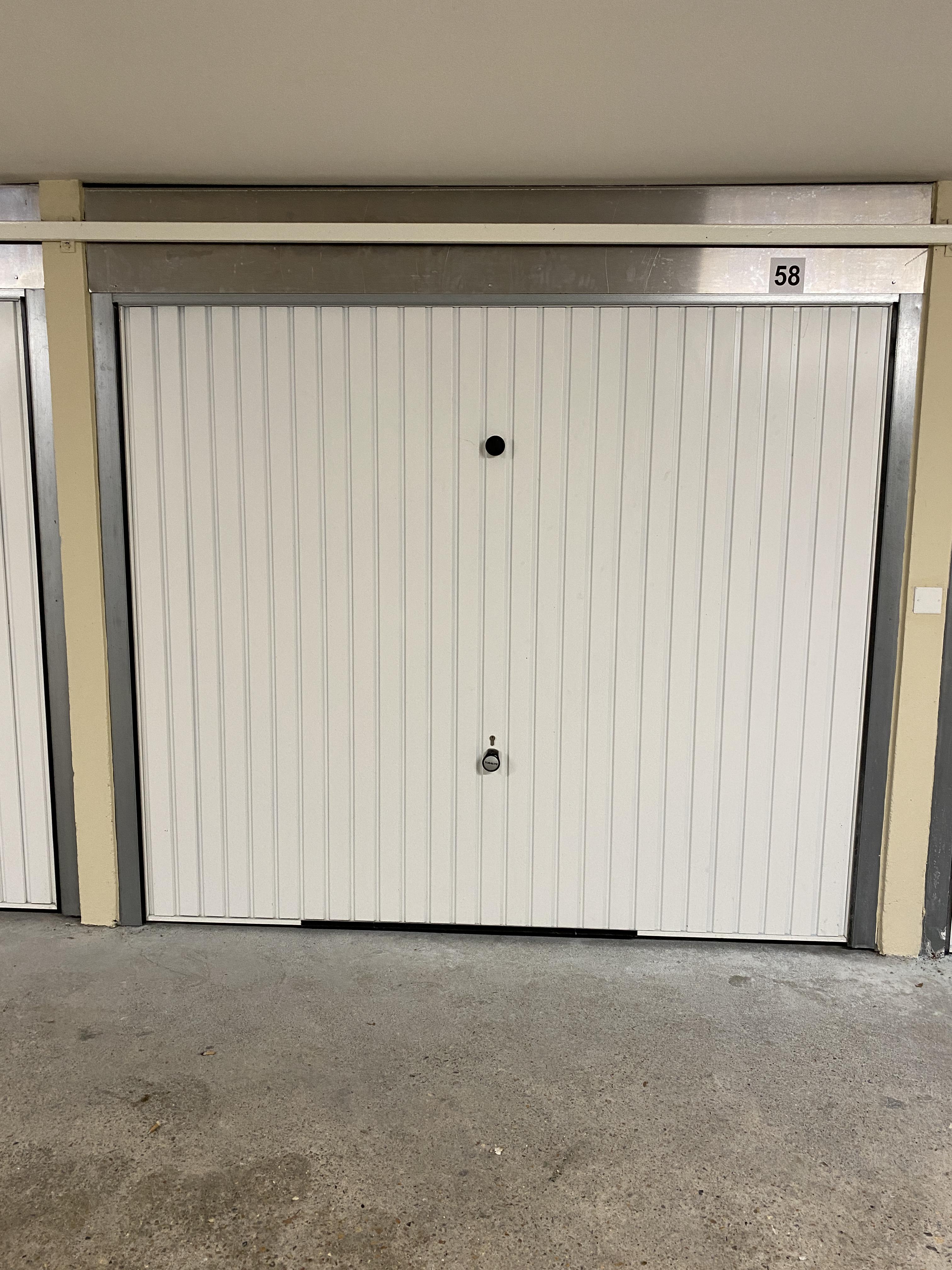 Parking privé et fermé / Sotteville les Rouen