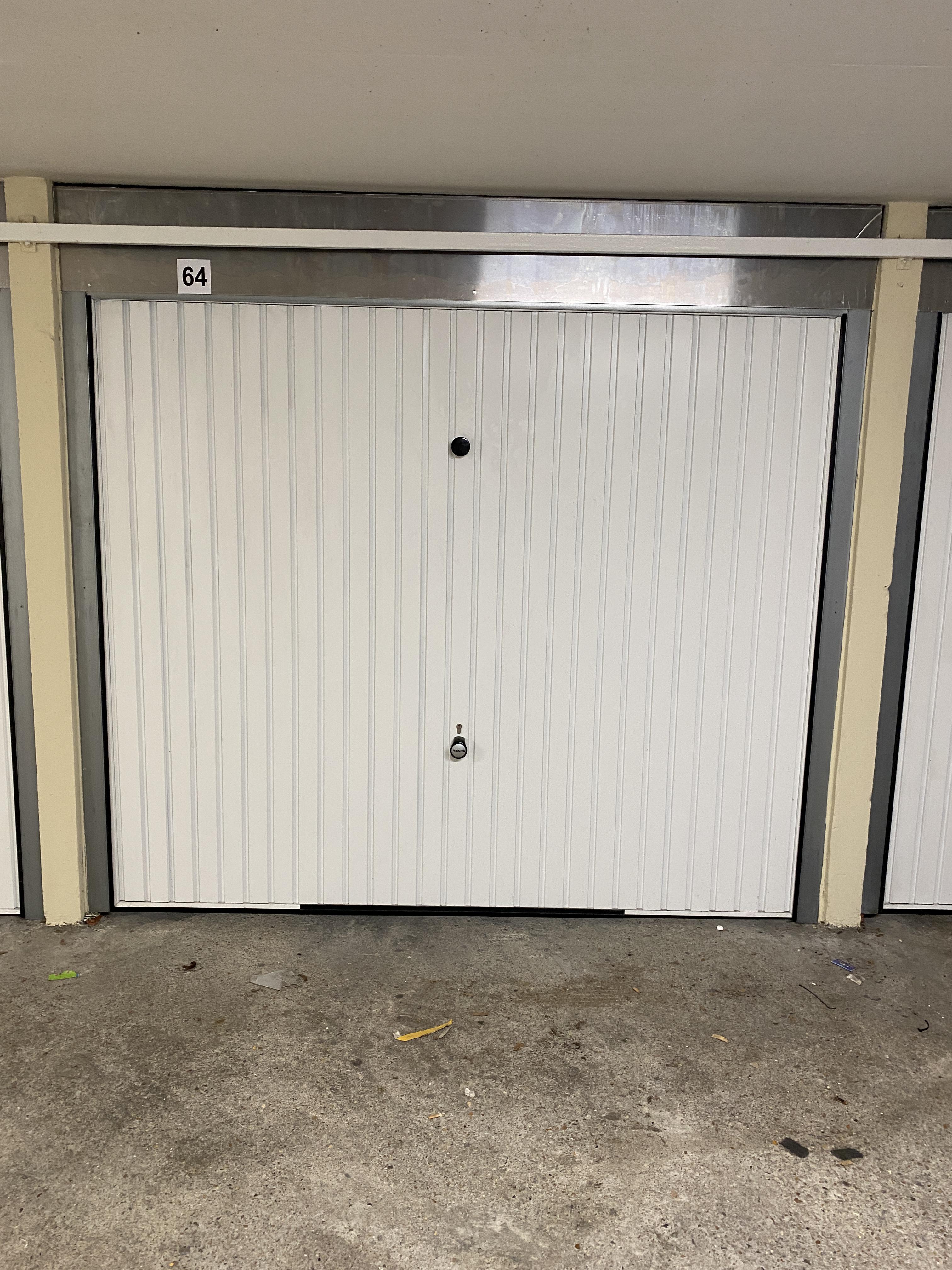 Location garage fermé / Sotteville