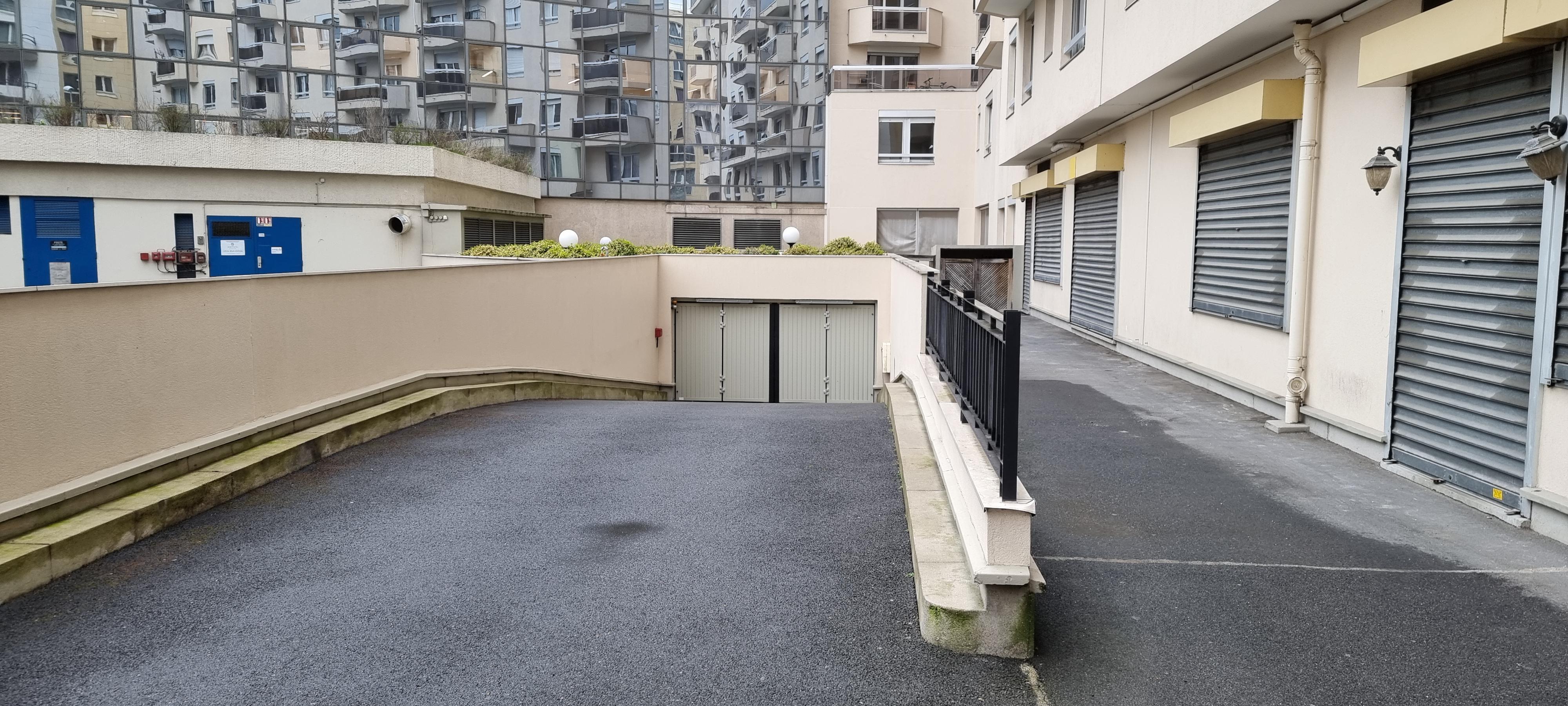 BOX EN CO-STOCKAGE COURBEVOIE