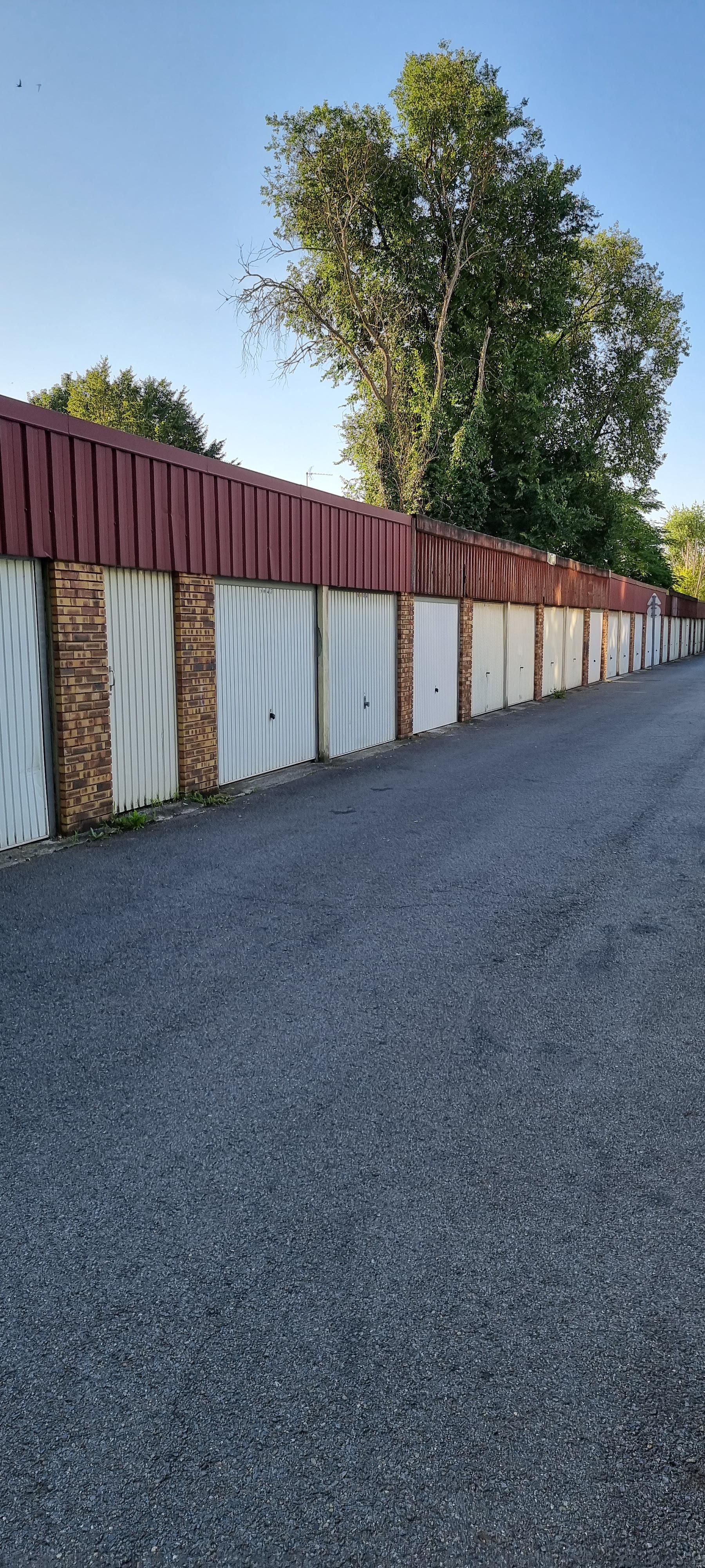 Box stockage en rez-de-chaussée