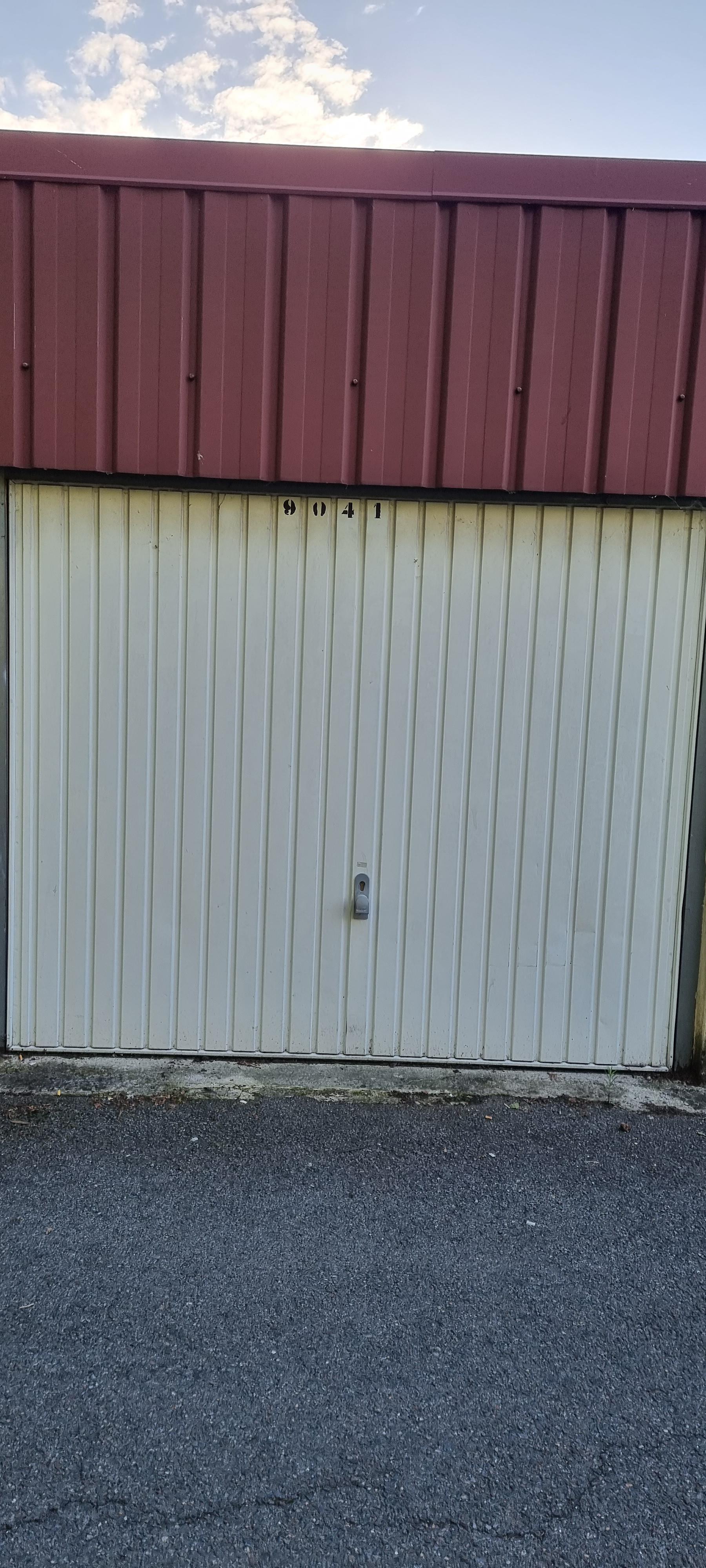 Garage à louer à Neuilly