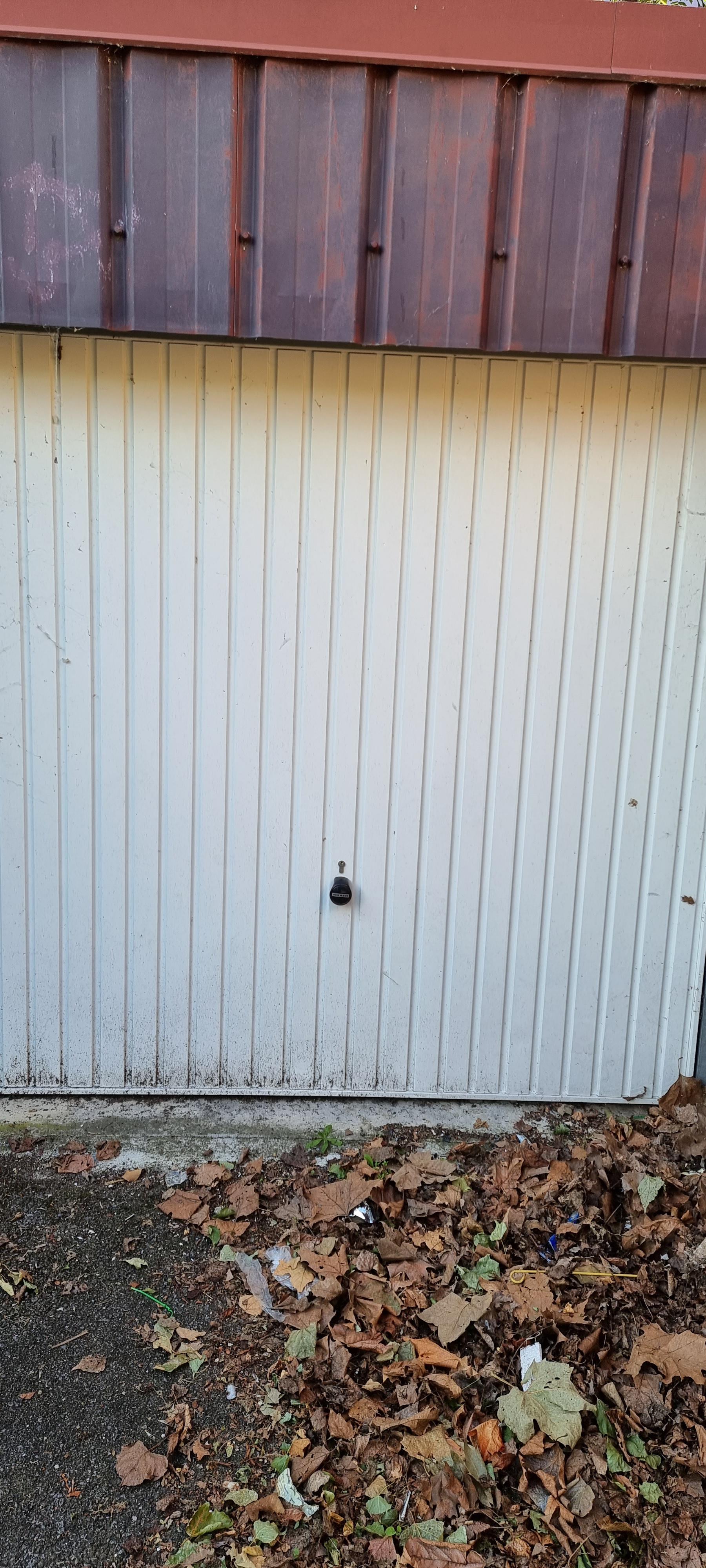 Petit garage à Neuilly sur Marne
