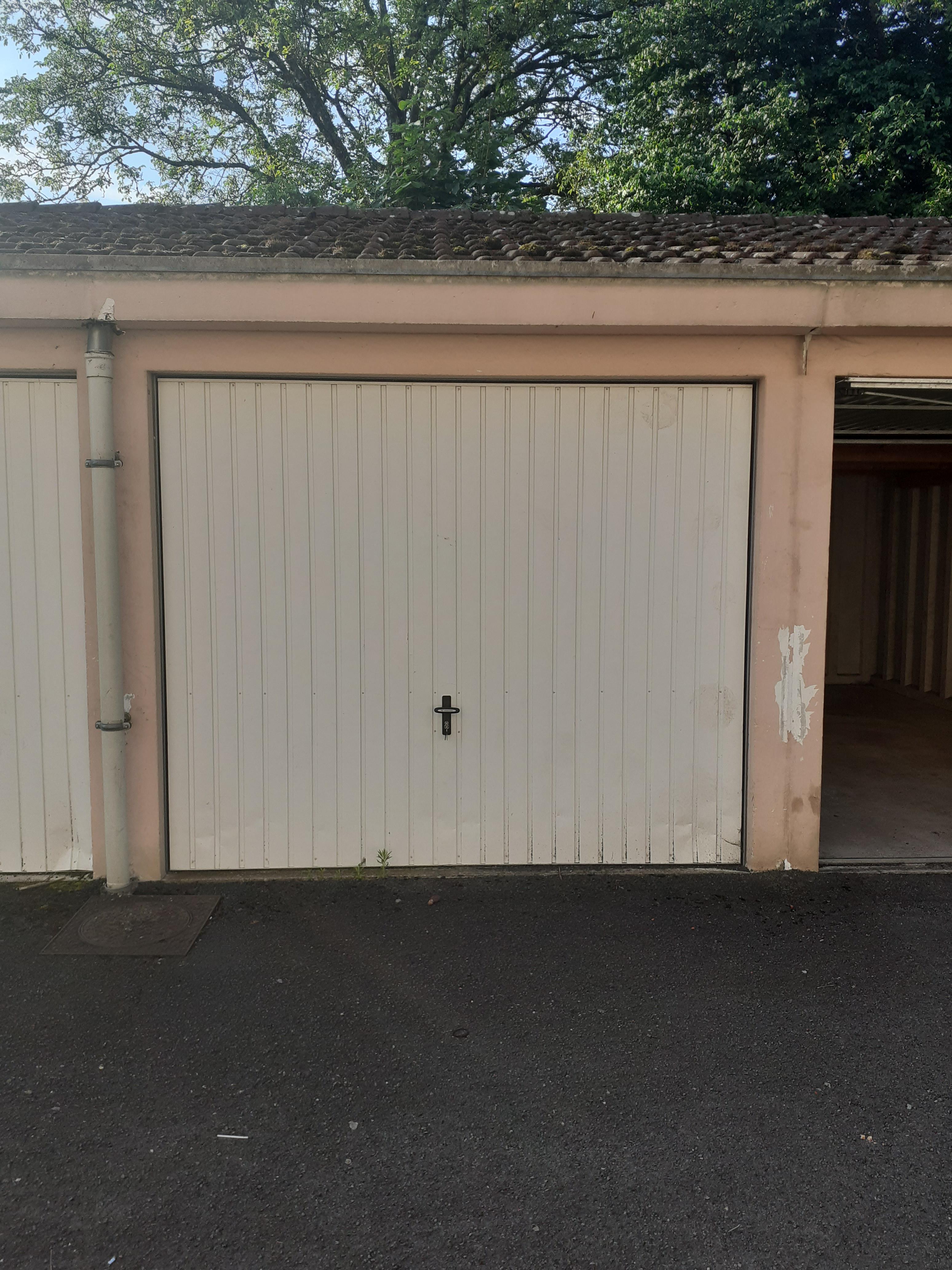 Box fermé : parking ou stockage Danjoutin