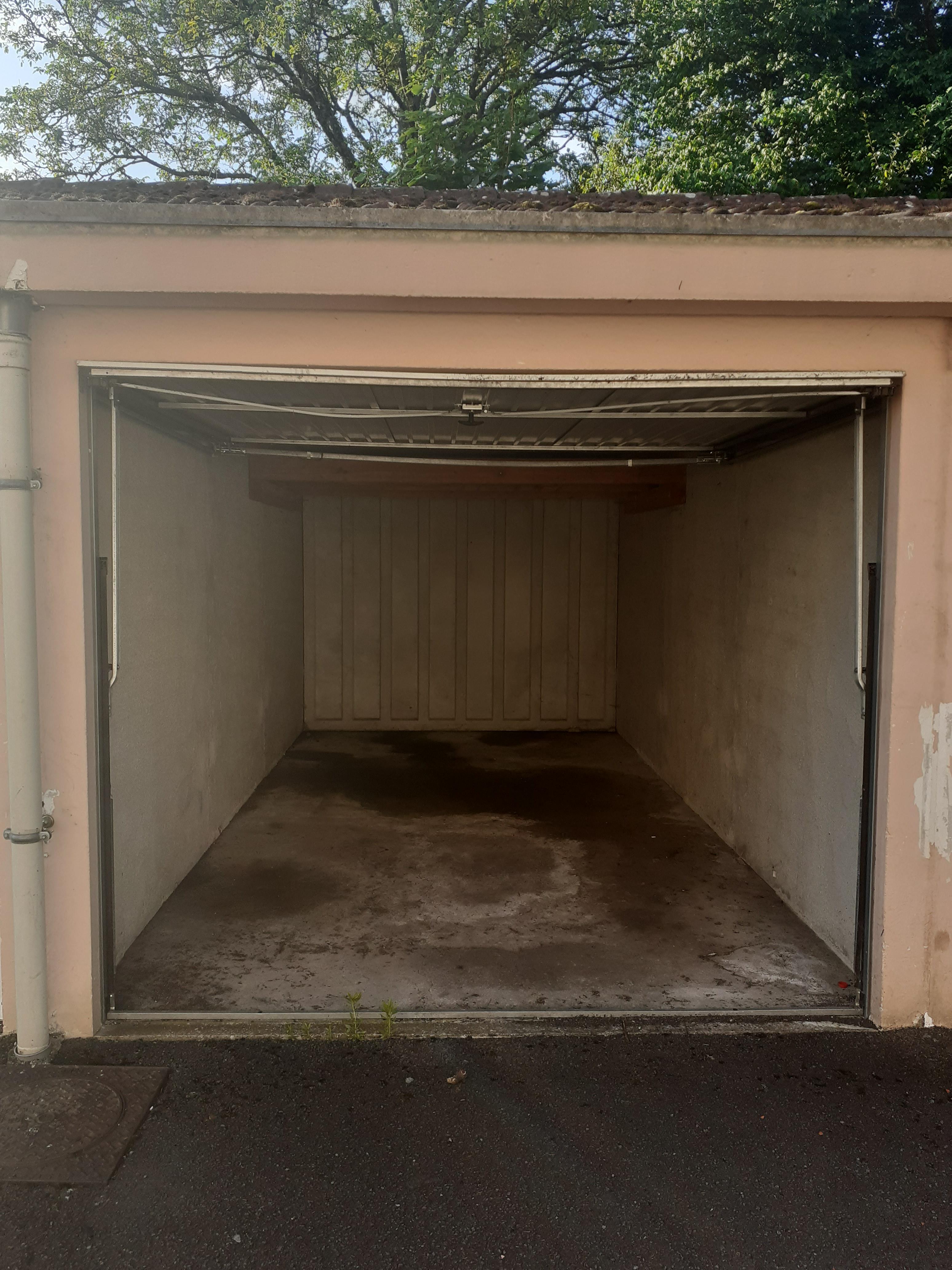 Box fermé : parking ou stockage Danjoutin