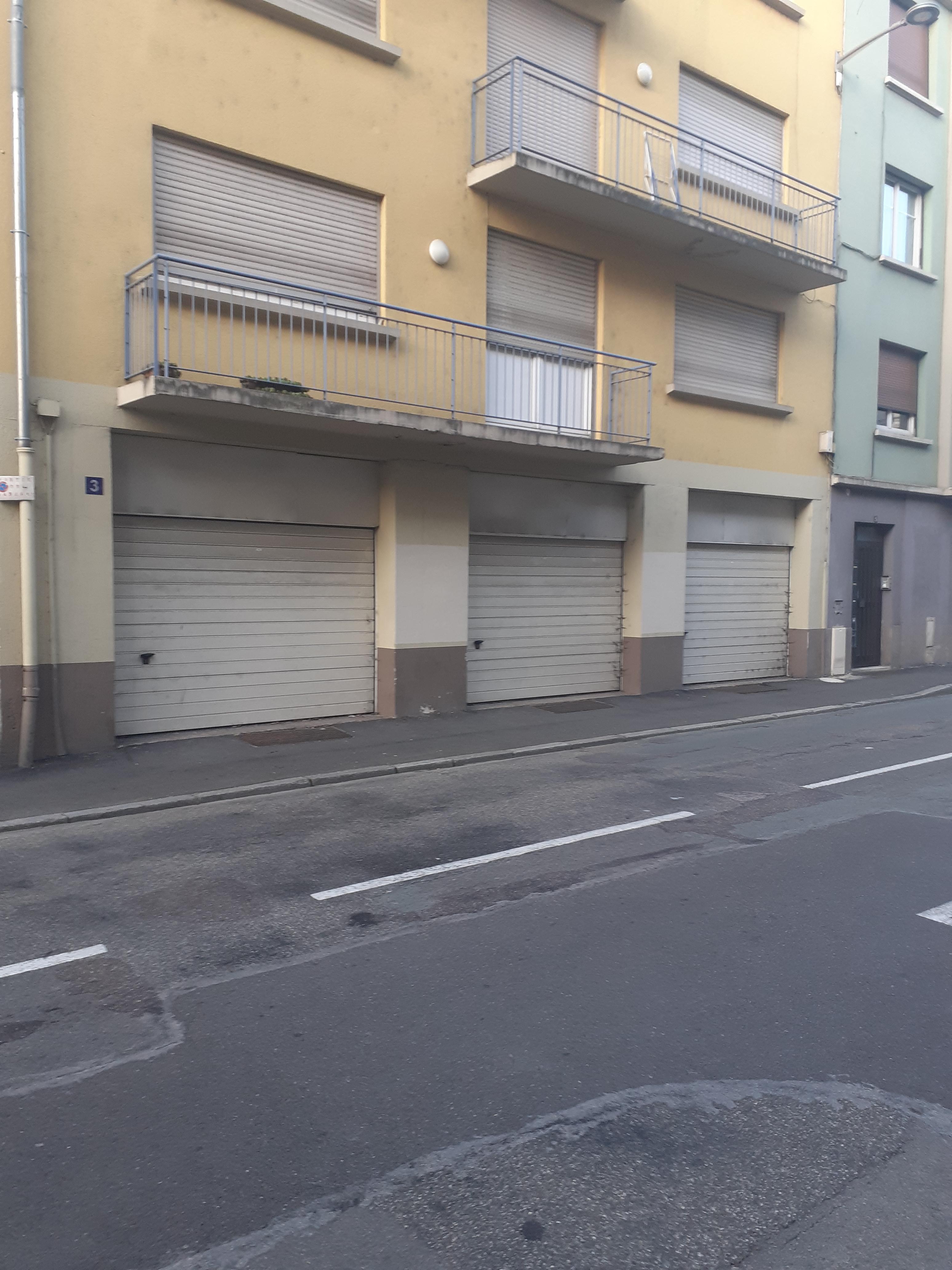 Grand box proche gare Belfort