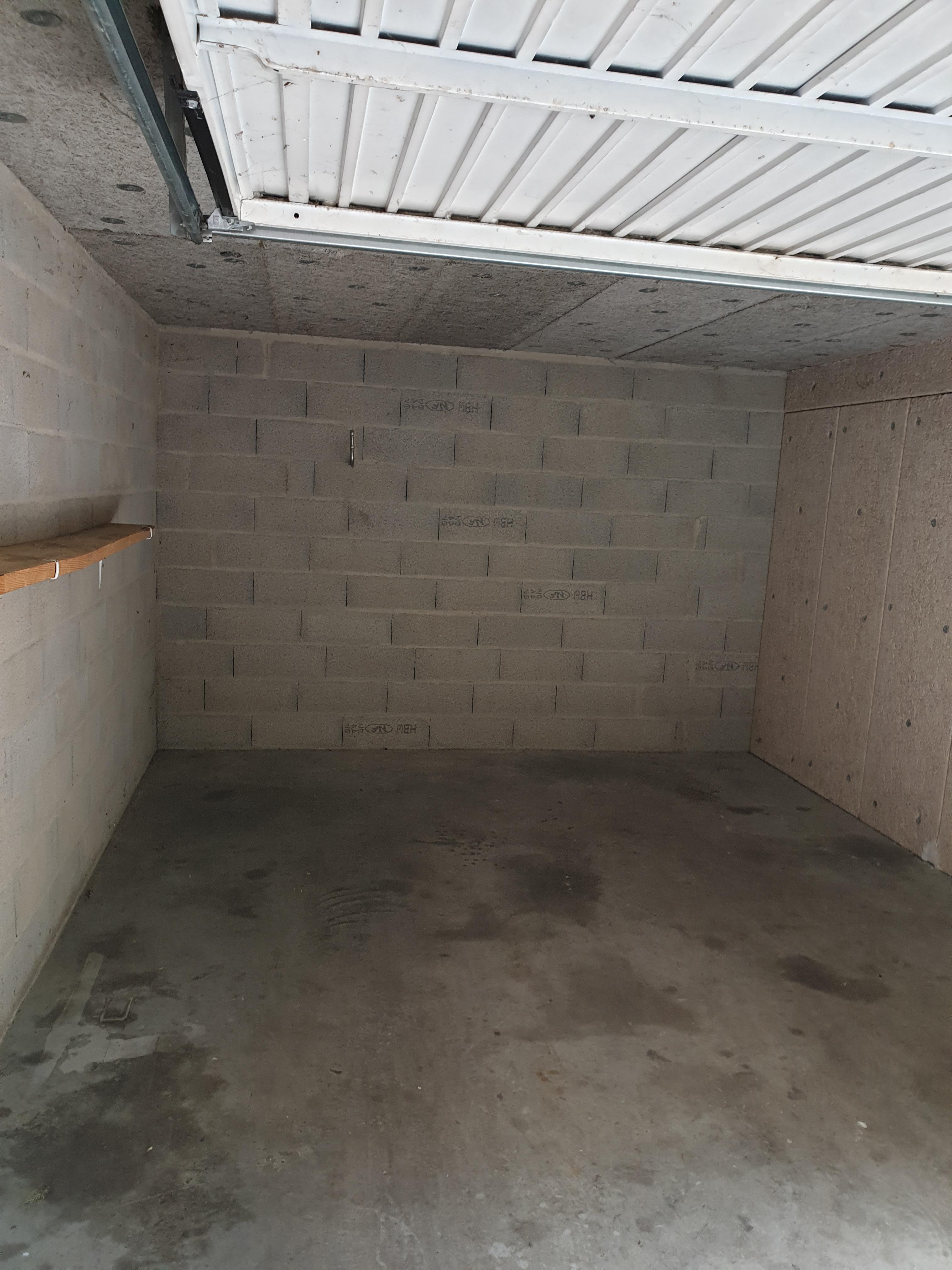 Grand garage fermé en location sur Pulversheim