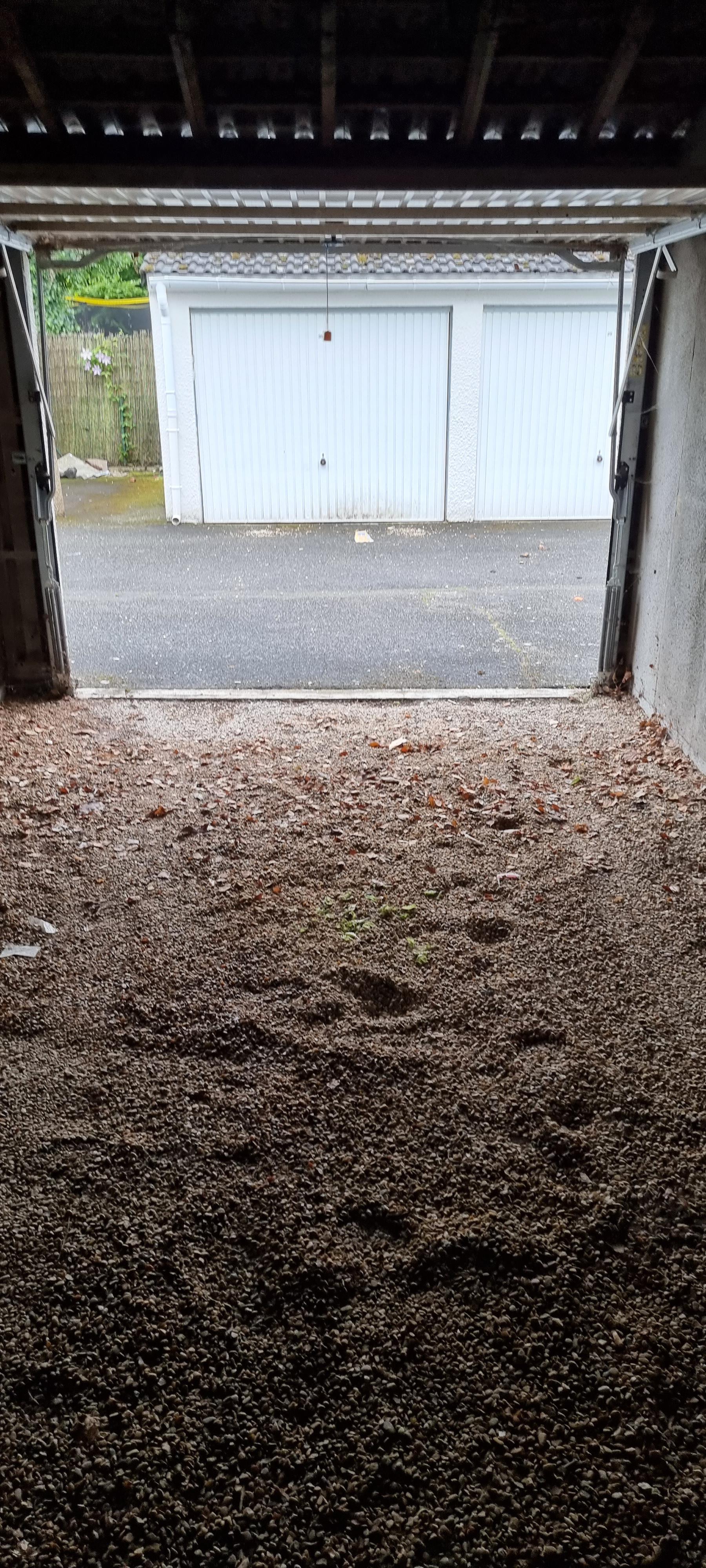 Louer box fermé : parking ou stockage 15m²