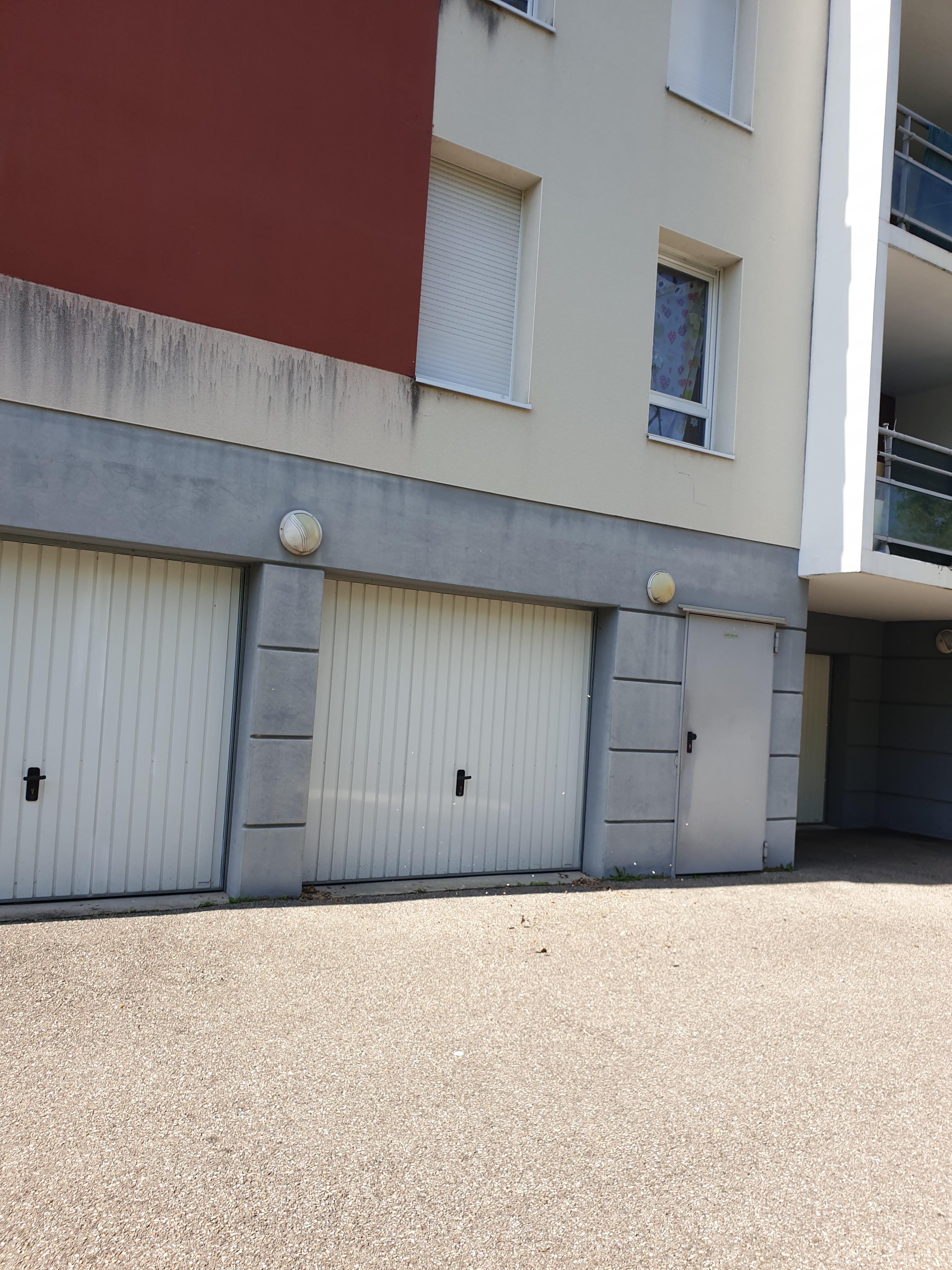 Location garage fermé rez-de-chaussée proche Mulhouse