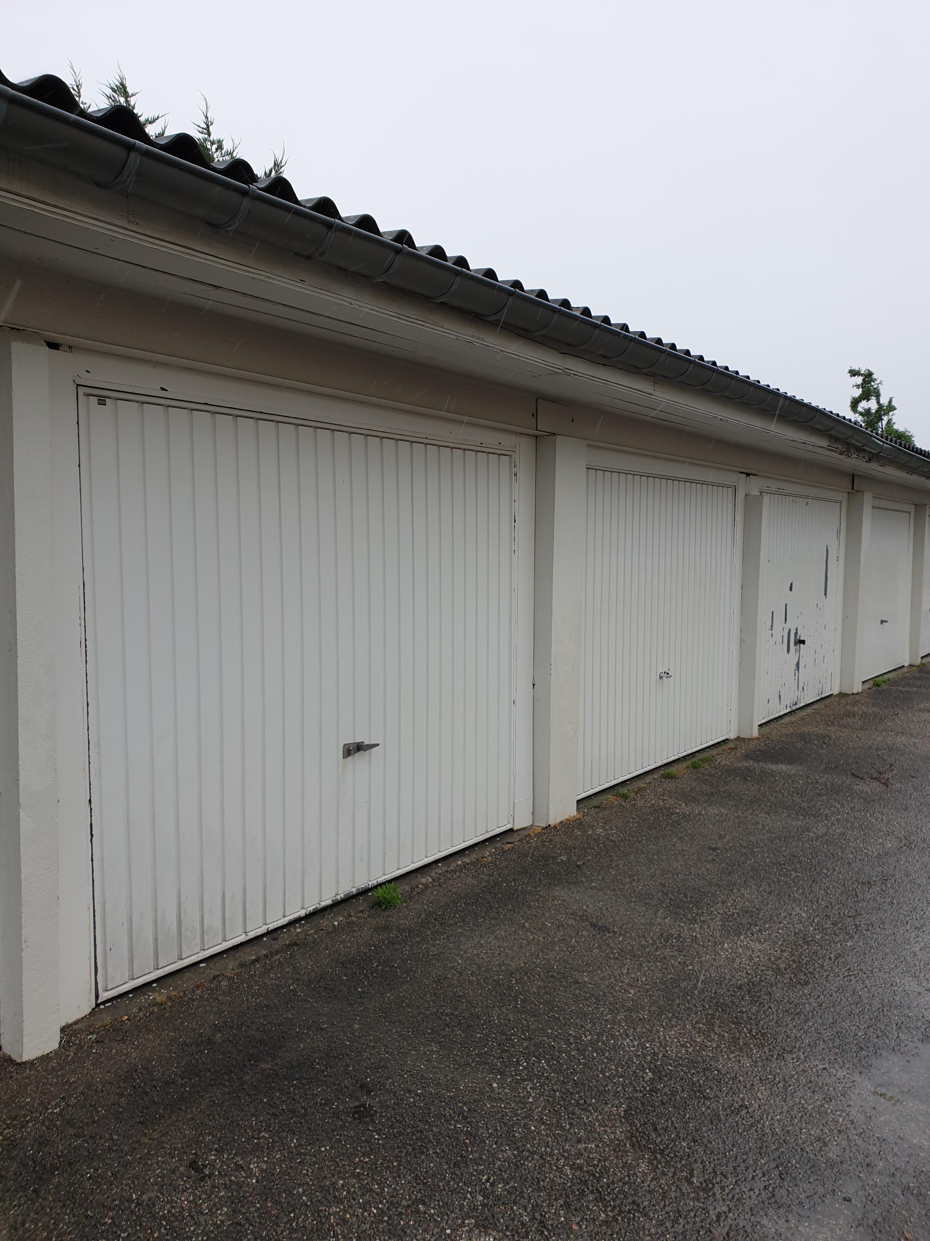 Grand garage RDC / Illzach Illzach 68110 17 m²