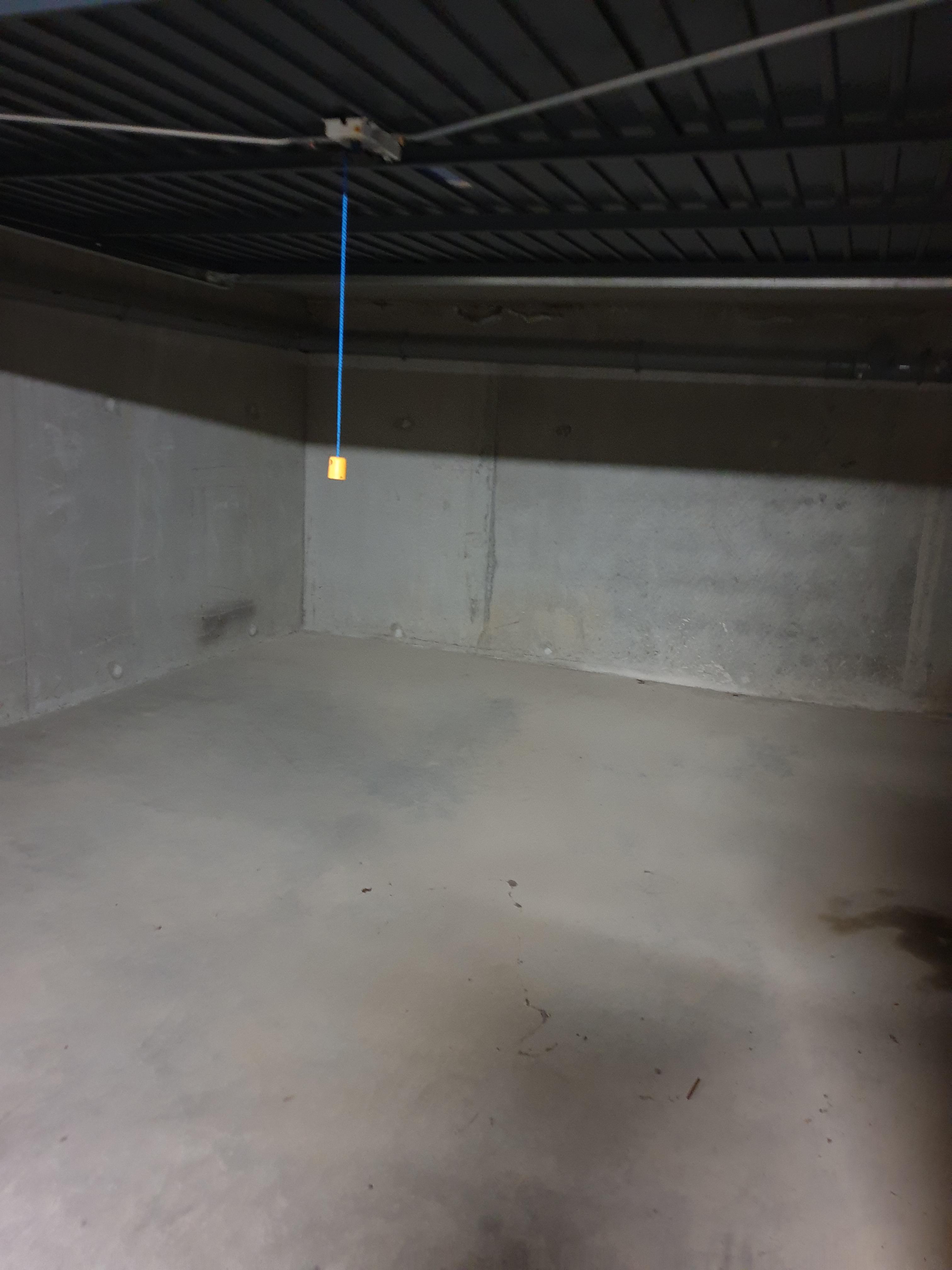 Location grand garage fermé sous-sol