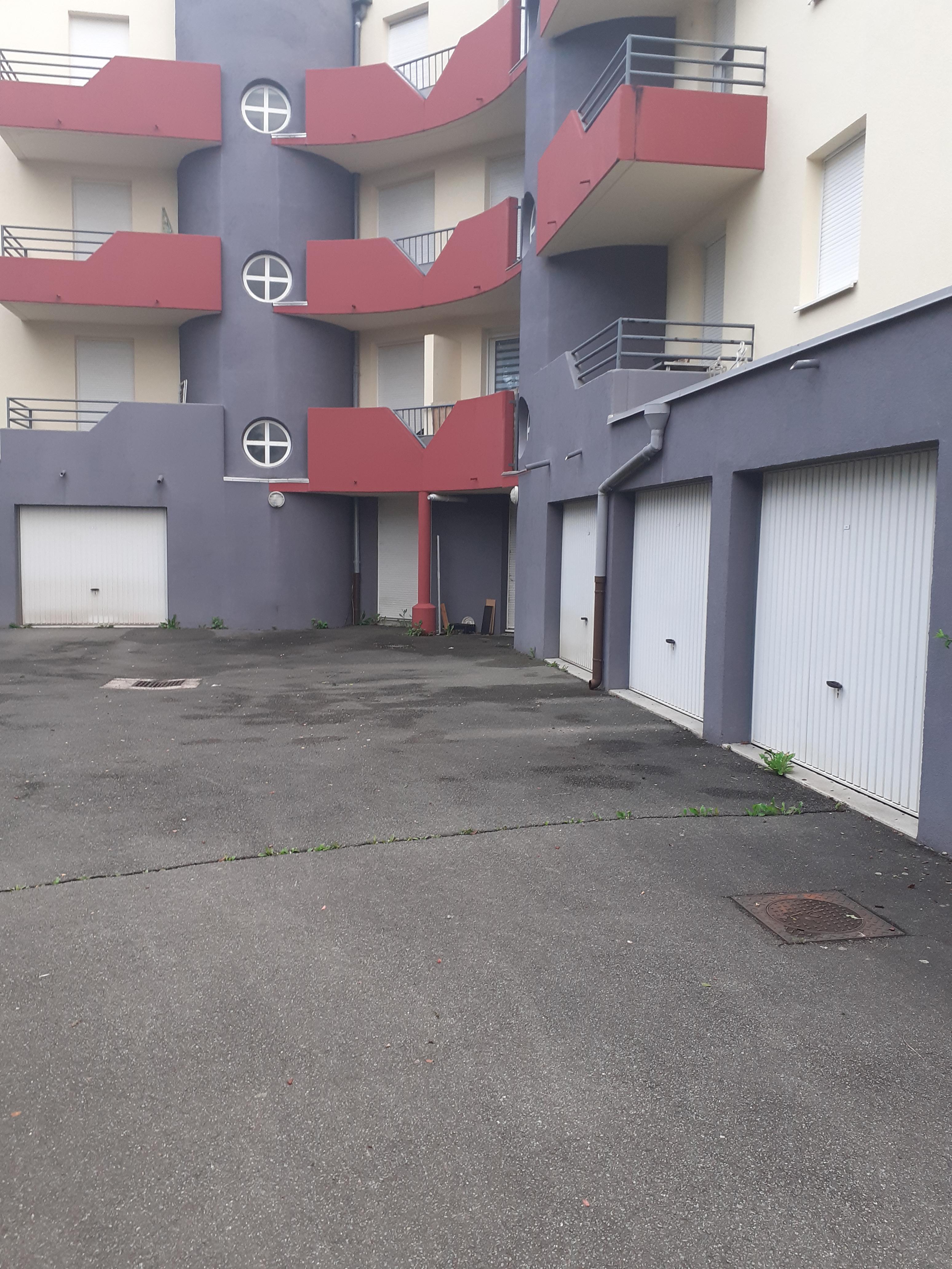 Location garage / box / Valdoie